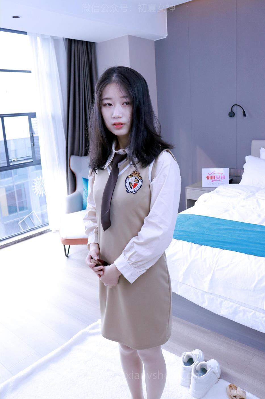 初夏女神 NO.018 念念 秋冬学院风显瘦连衣裙S码搭配[131P/1V/4.42GB]