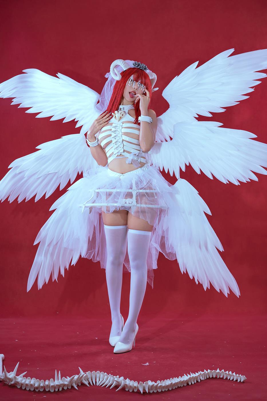 火锅味的奶桃桃 - 萝斯莉莉斯 六翼炽天使[24P/240MB]