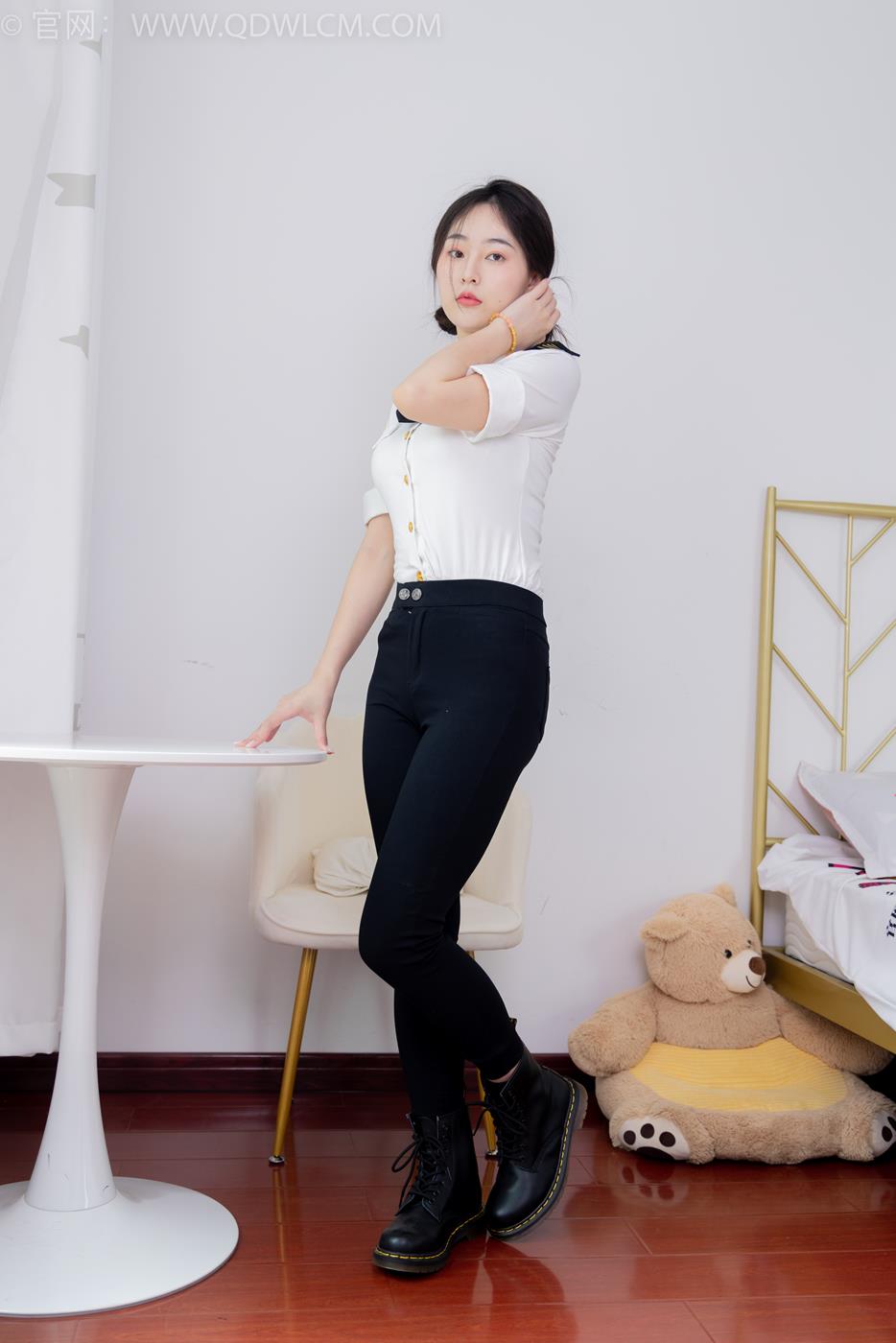 物恋传媒 NO.1654 美兔-晚风吹人醒[169P/1V/3.94GB]