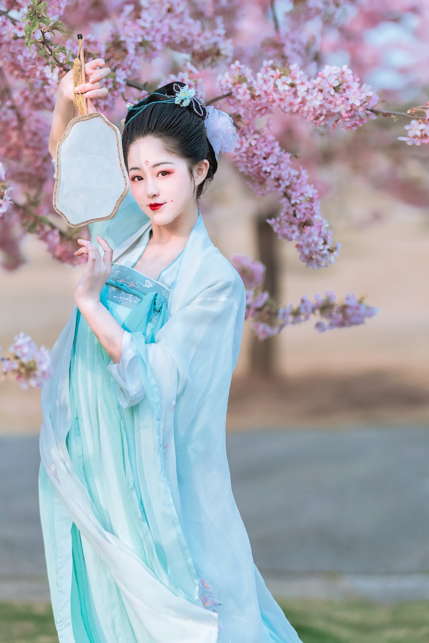 [YITUYU艺图语] 2022.06.27 樱花美人 蟋蟀呀 [32P/217MB]