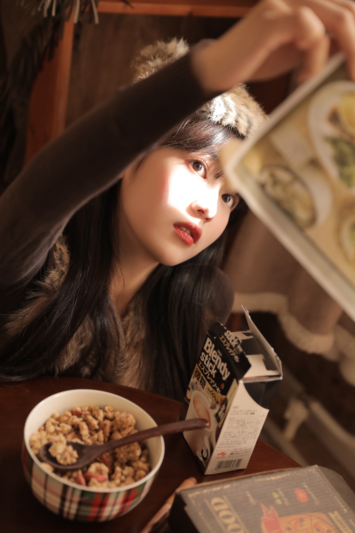 [YITUYU艺图语] 2022.06.28 浪漫里扯谎 周子歆 [28P/99MB]