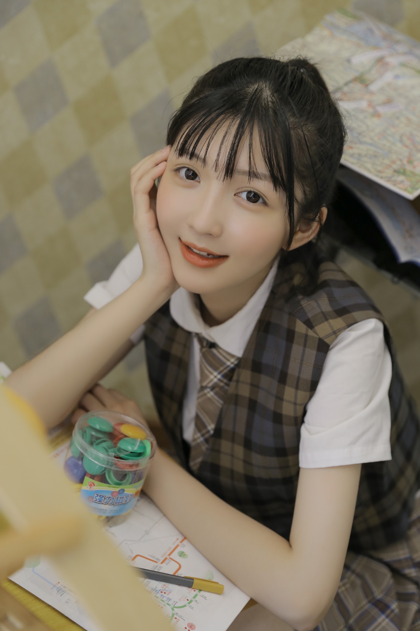 [YITUYU艺图语] 2022.06.29 高校女生 金迪-Vivian [22P/105MB]