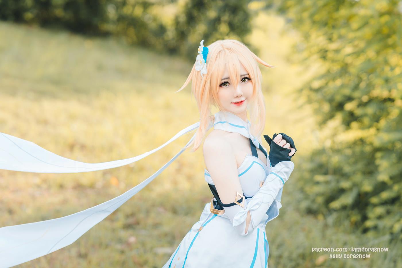 Sally Dorasnow - Lumine[27P/59MB]