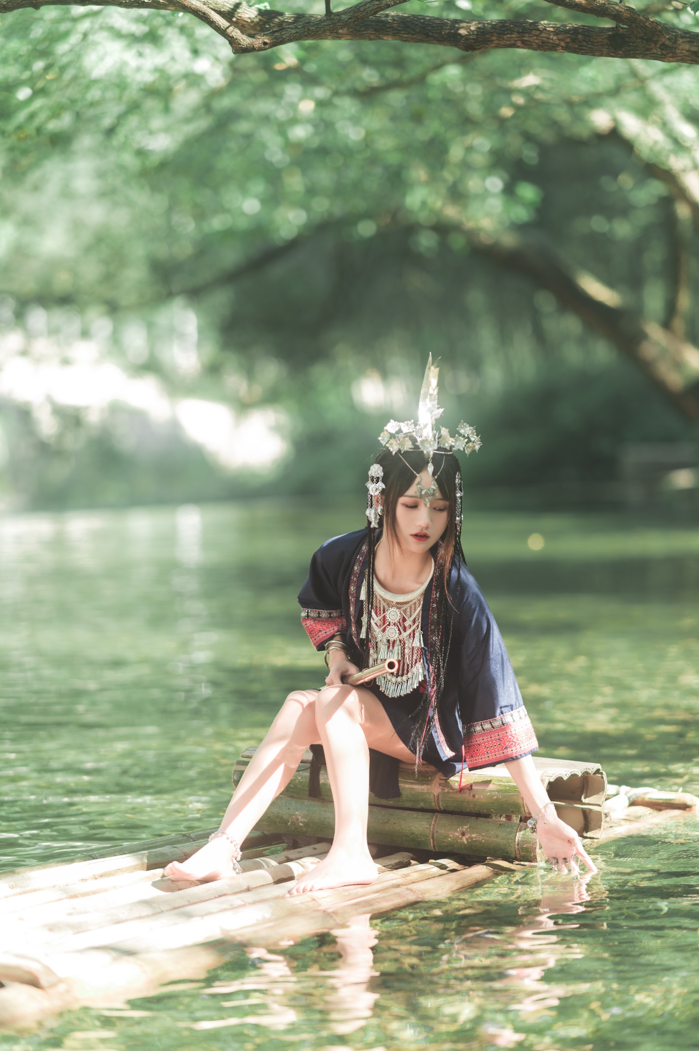 [YITUYU艺图语] 2022.06.29 苗疆一梦 兔子Zzz不吃胡萝卜 [42P/427MB]