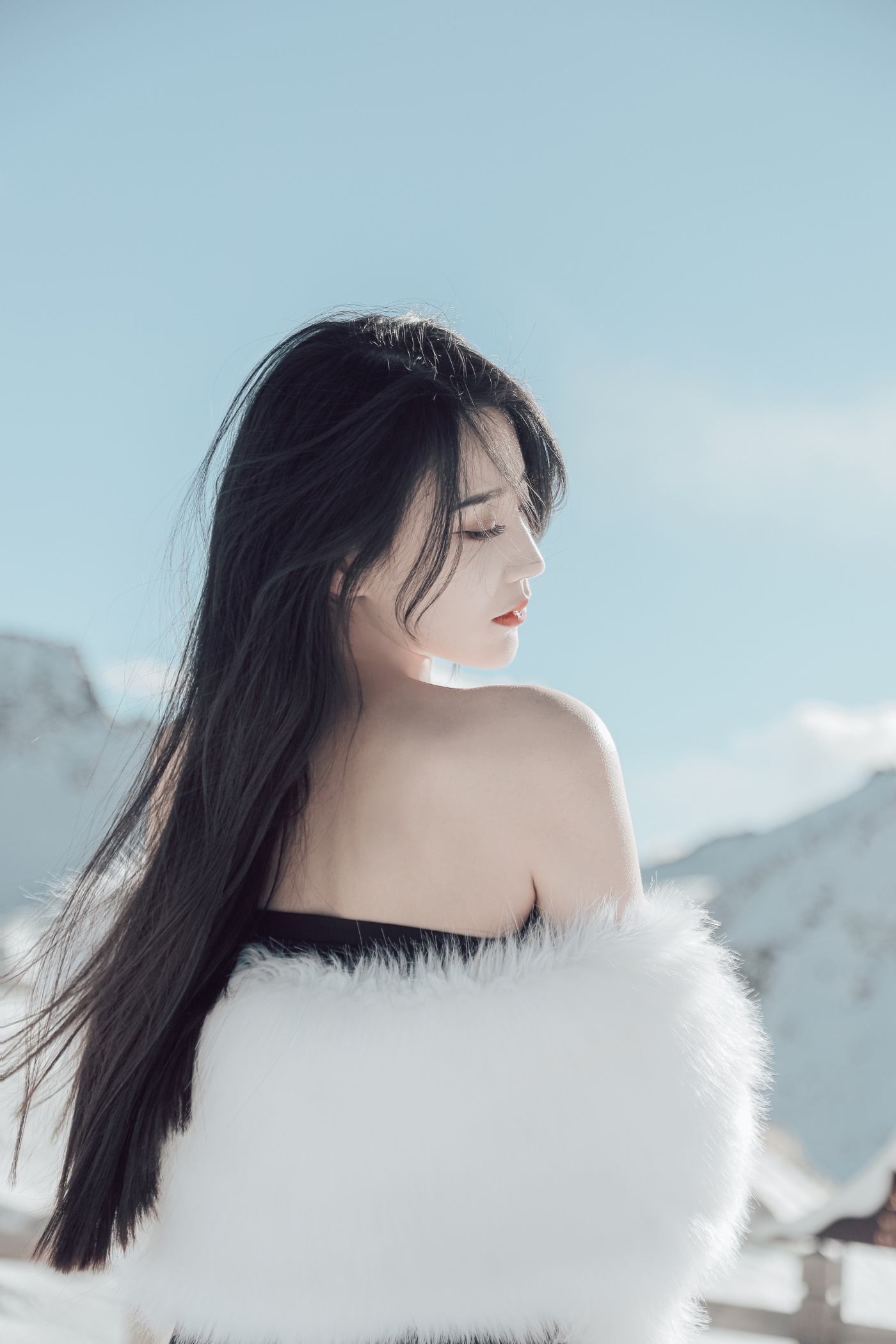 [YITUYU艺图语] 2022.06.21 冰雪之巅 婷婷 [34P/348MB]