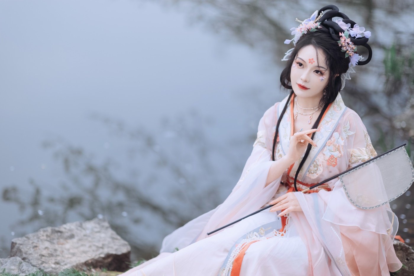 [YITUYU艺图语] 2022.06.24 初春赏樱 璐璐haley [43P/343MB]