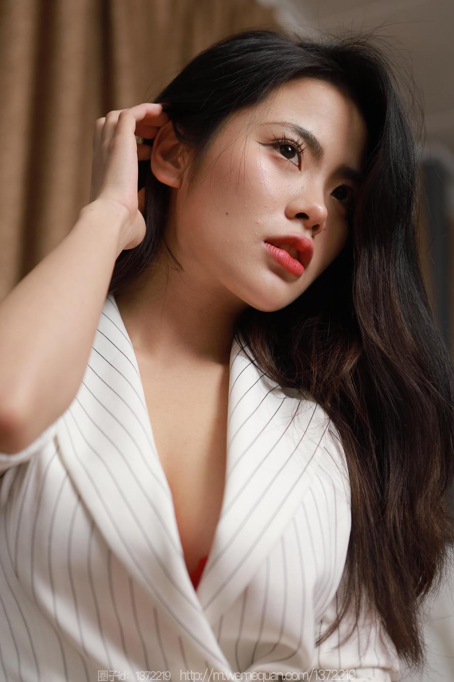 [IESS异思趣向] 2023.02.17 丝享家1364：兔兔《迷人制服兔》[95P/88MB]