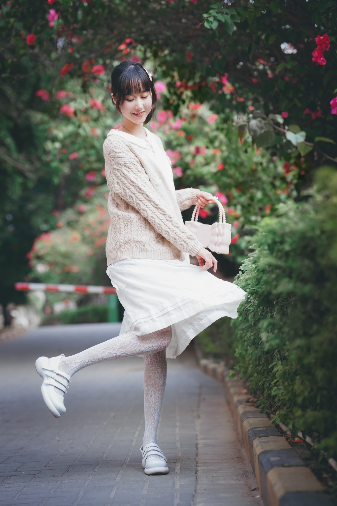 [YITUYU艺图语] 2022.06.29 花与少女 木棉棉OwO [30P/516MB]