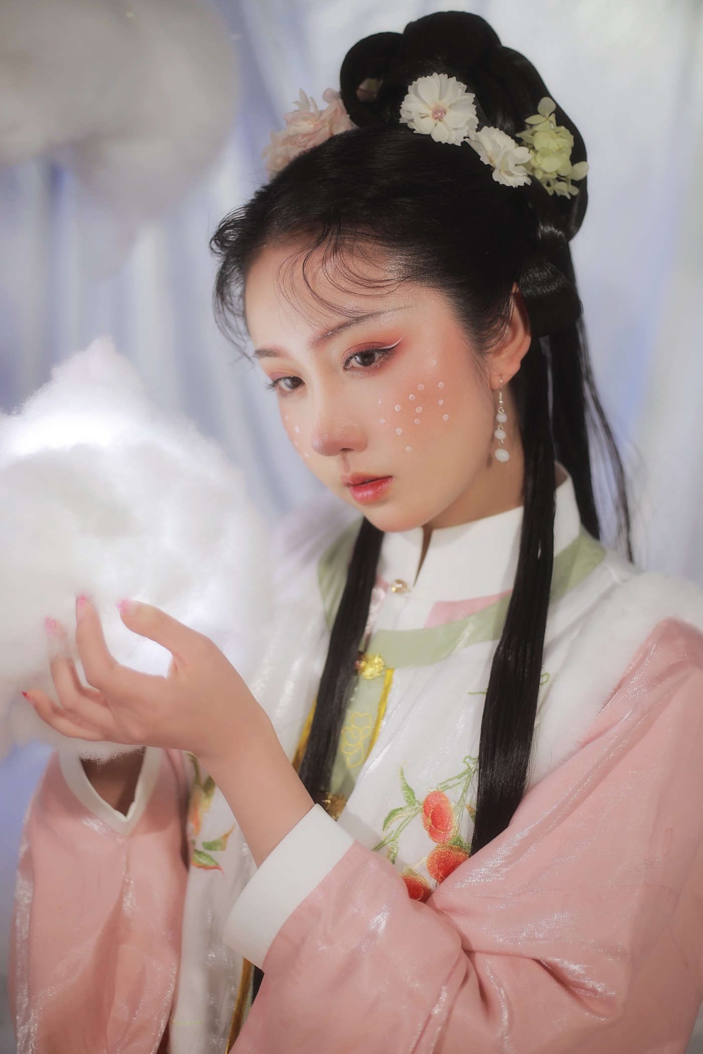 [YITUYU艺图语] 2022.06.20 童话镇 令花羽 [23P/214MB]