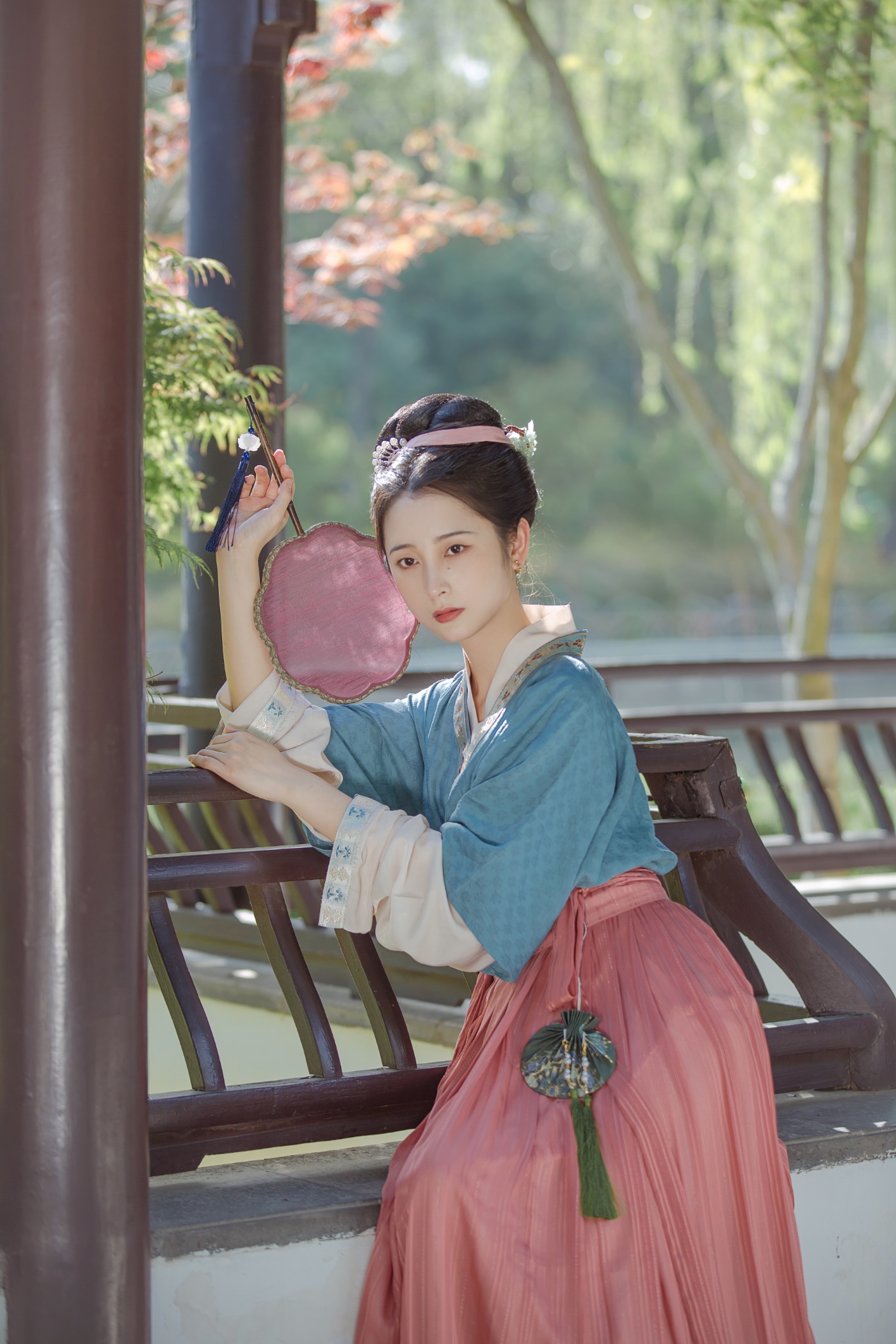 [YITUYU艺图语] 2022.06.29 拾尽千苍色，携来两袖风 五月的三花猫 [27P/156MB]