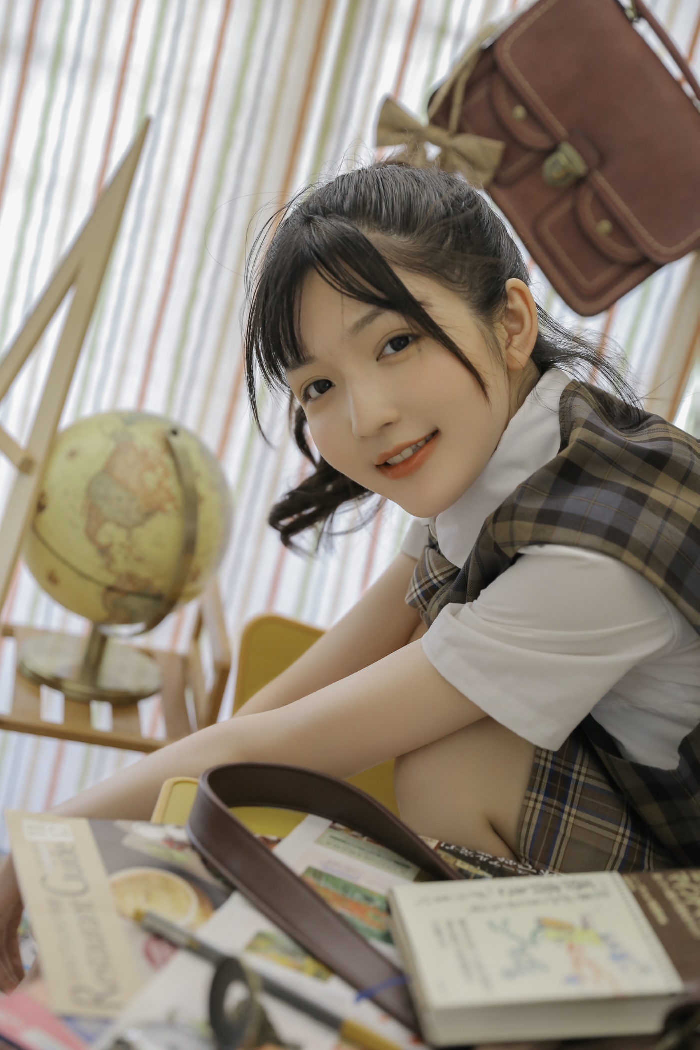[YITUYU艺图语] 2022.06.29 高校女生 金迪-Vivian [22P/105MB]
