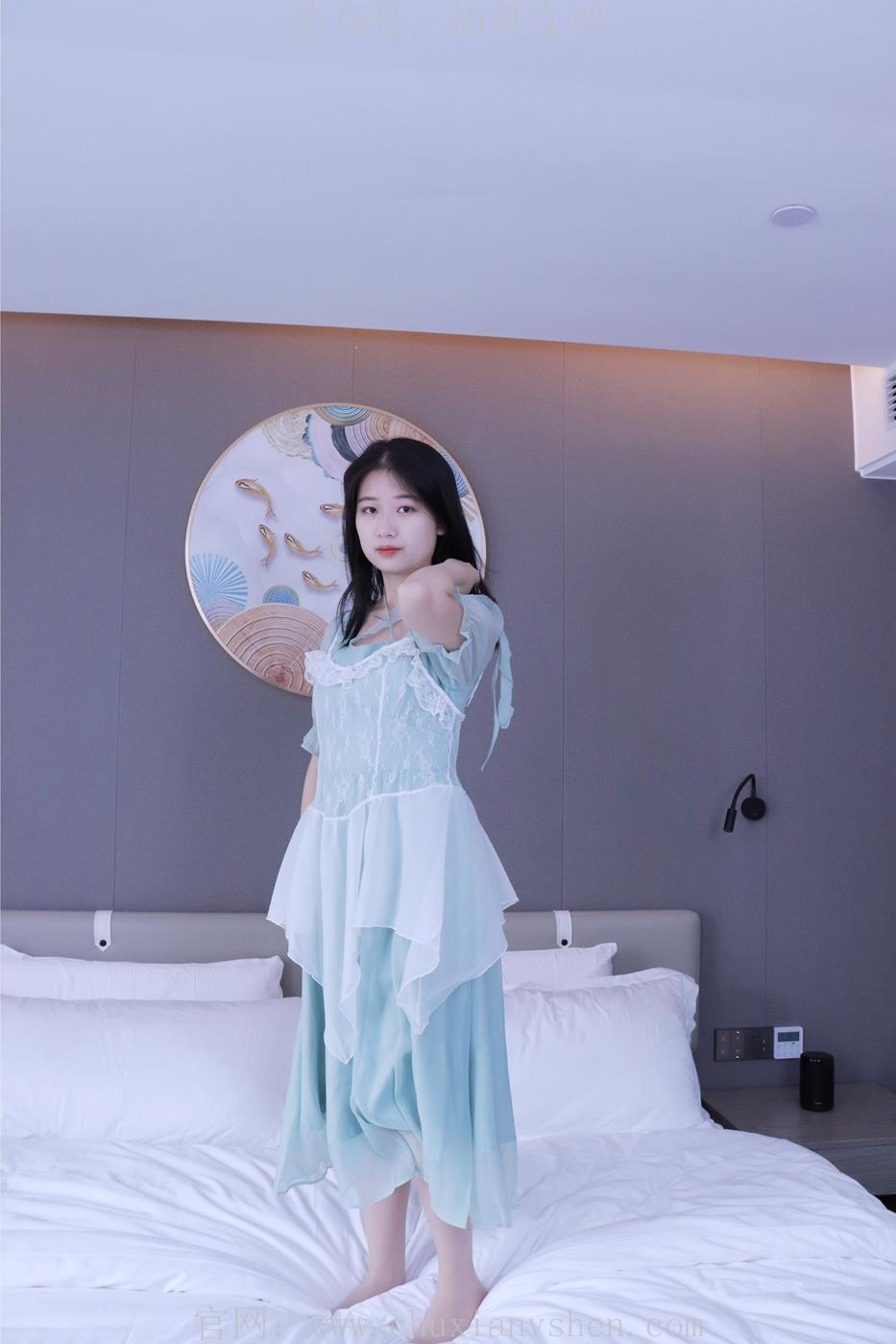 初夏女神 NO.009 念念 绿野仙踪M码连衣裙搭回力球鞋[120P/1V/5.53GB]