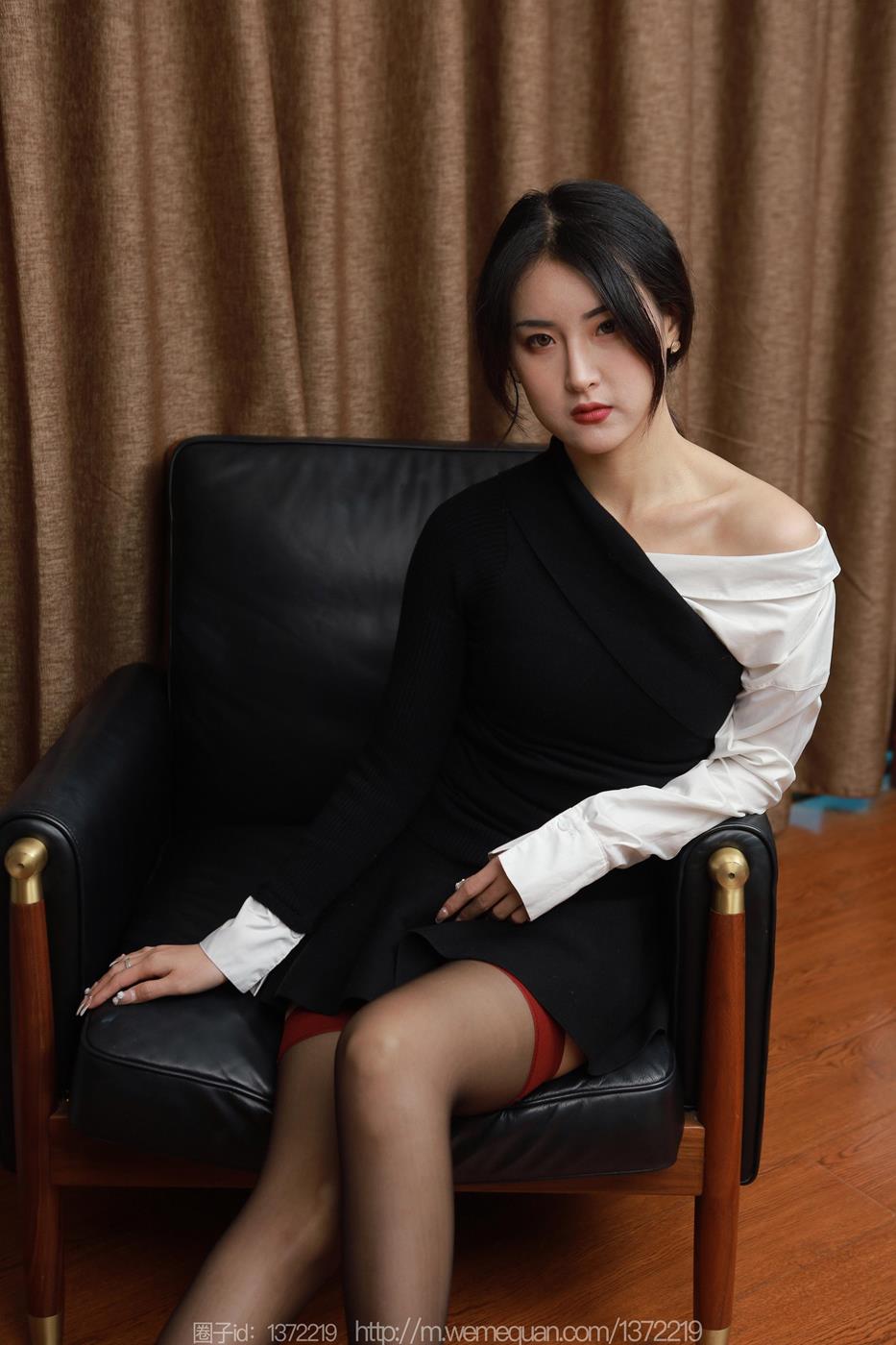 [IESS异思趣向] 2023.02.10 丝享家1357：小宝《吊带情节》[89P/110MB]