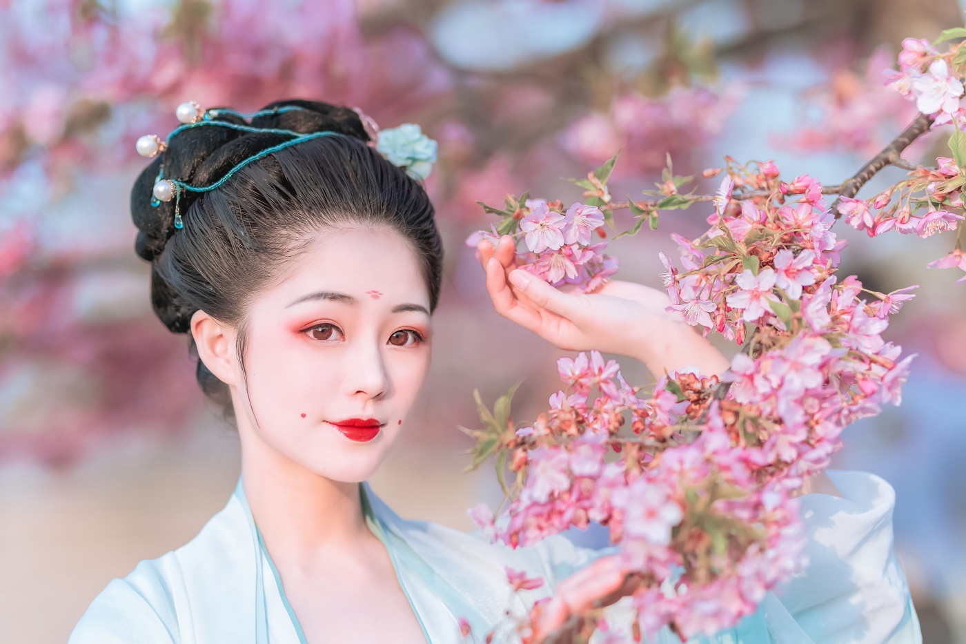 [YITUYU艺图语] 2022.06.27 樱花美人 蟋蟀呀 [32P/217MB]