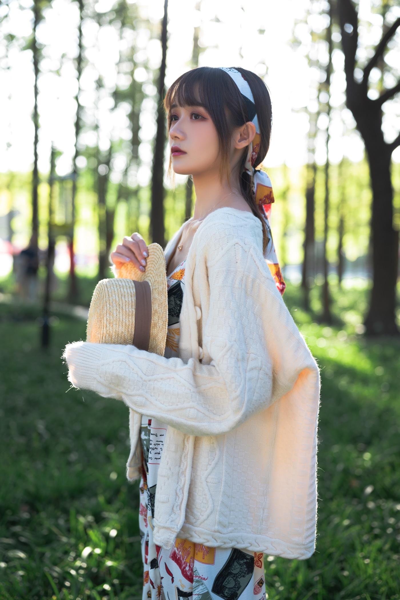 [YITUYU艺图语] 2022.06.27 地肤花开 兔子Zzz不吃胡萝卜 [35P/322MB]