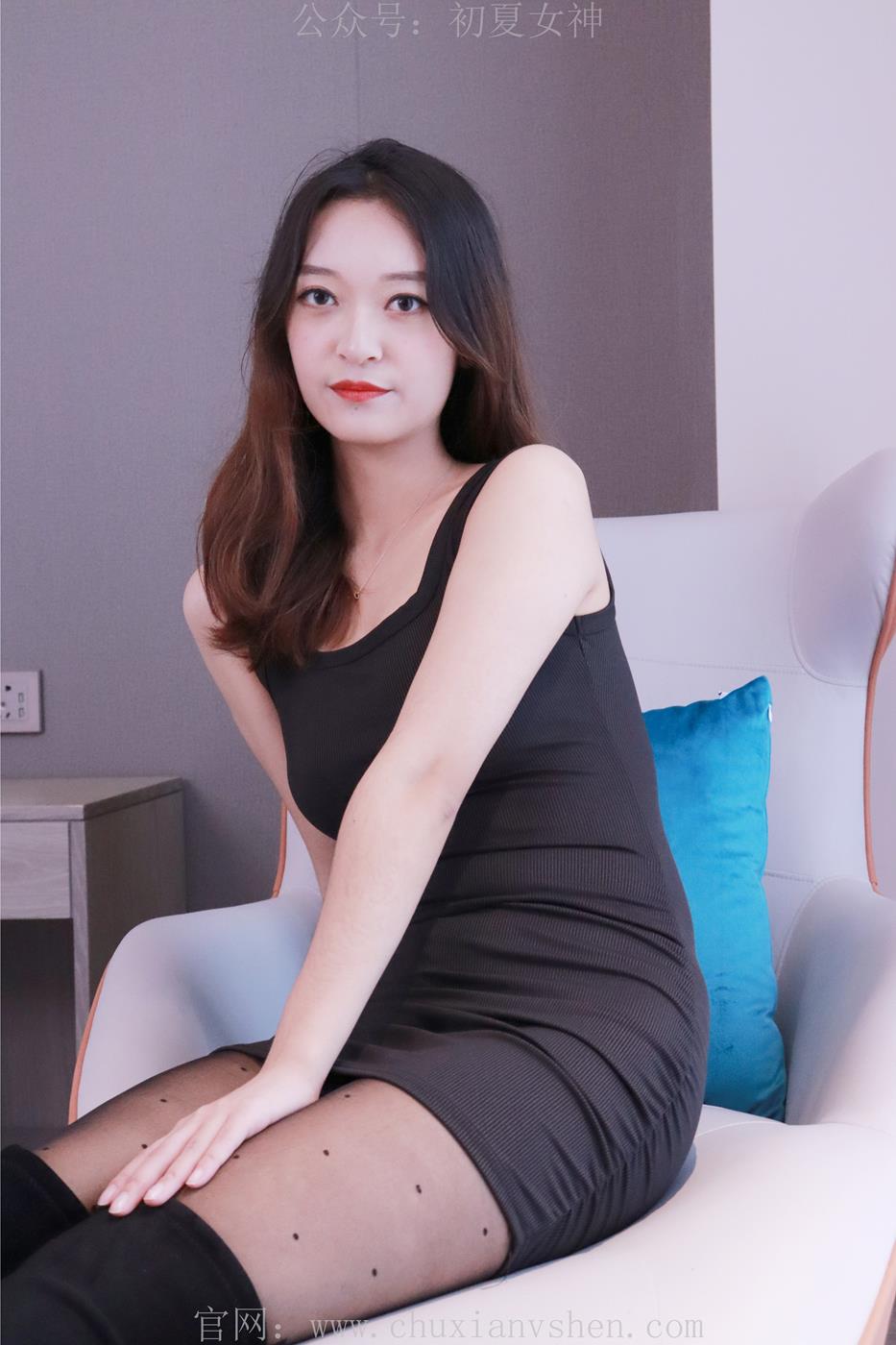 初夏女神 NO.016 依依 M码无袖黑色衣搭配38码长靴[123P/1V/3.82GB]