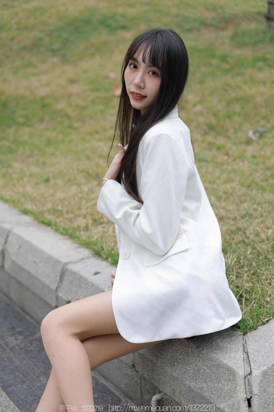 [IESS异思趣向] 2023.02.18 丝享家1365：团团《街拍OL美女》[89P/93MB]