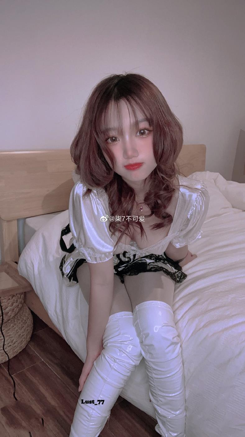 柒柒要乖哦 - 微密圈[347P/15V/354MB]