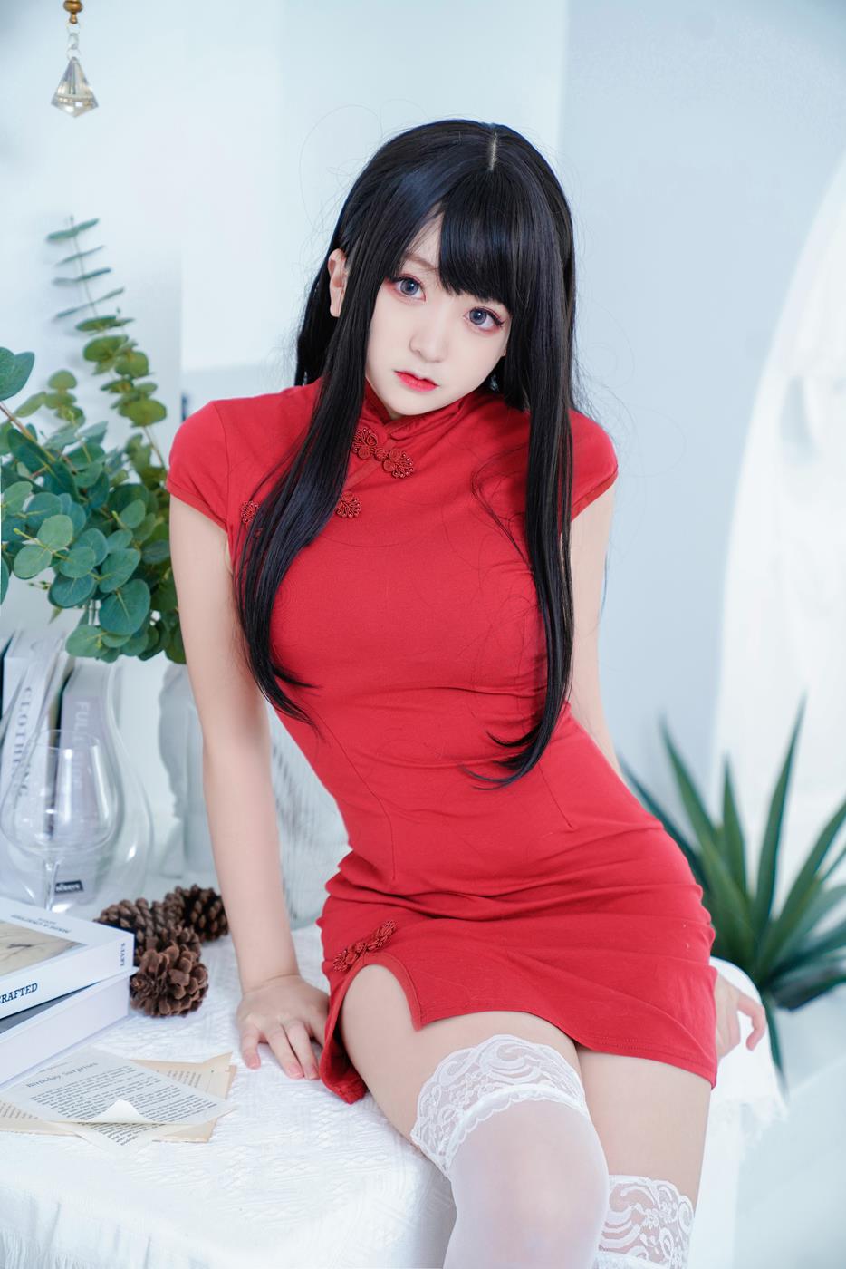 网紅Coser@-桃夭葵  红旗袍 [41P/584MB]