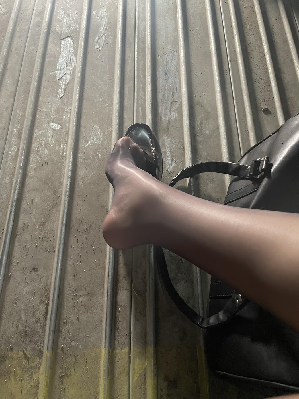 轩萧学姐 - 楼道+车库[91P/275MB]