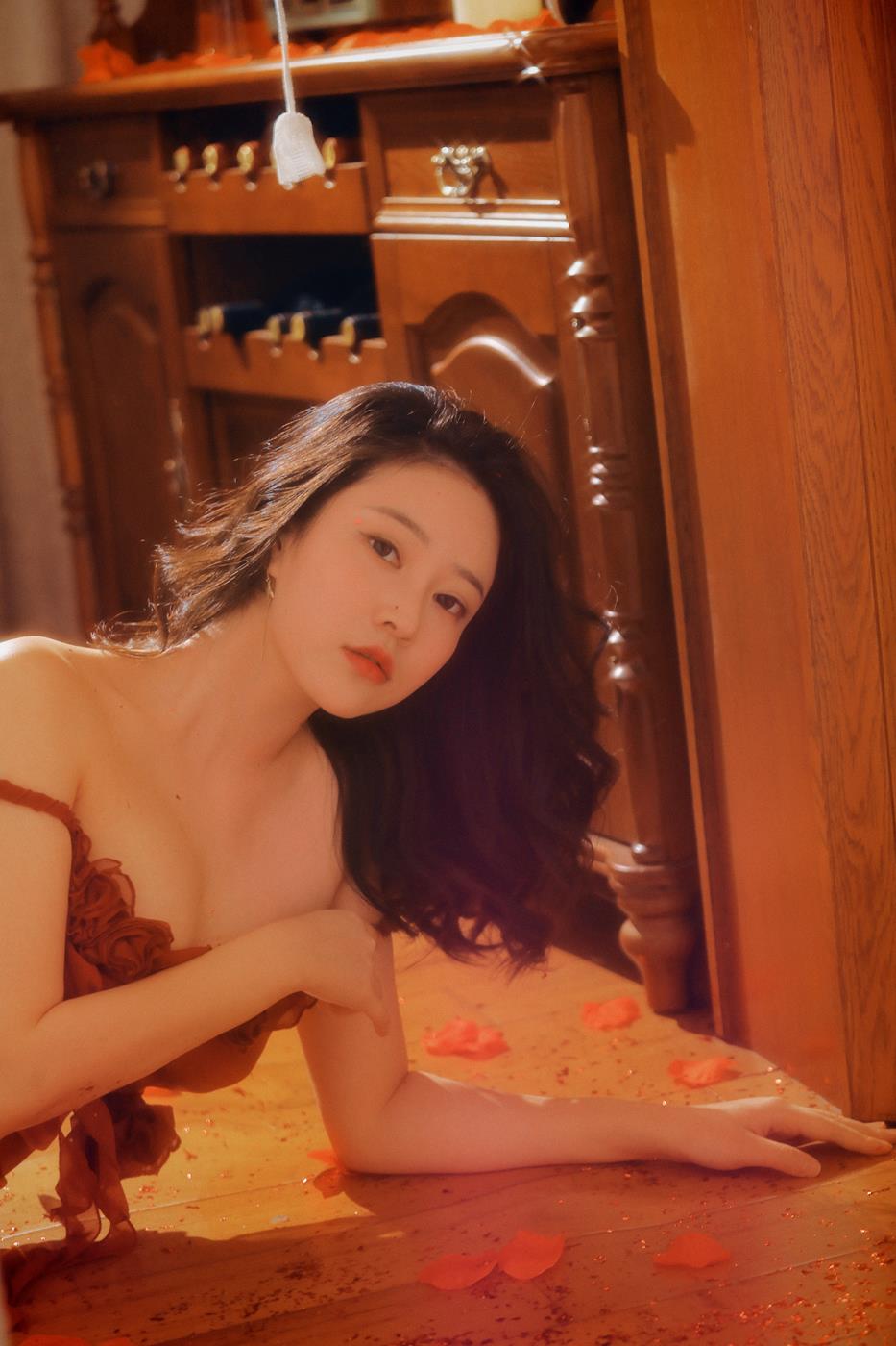 人气美女@年年nnian 落日蔷薇[30P/383M]