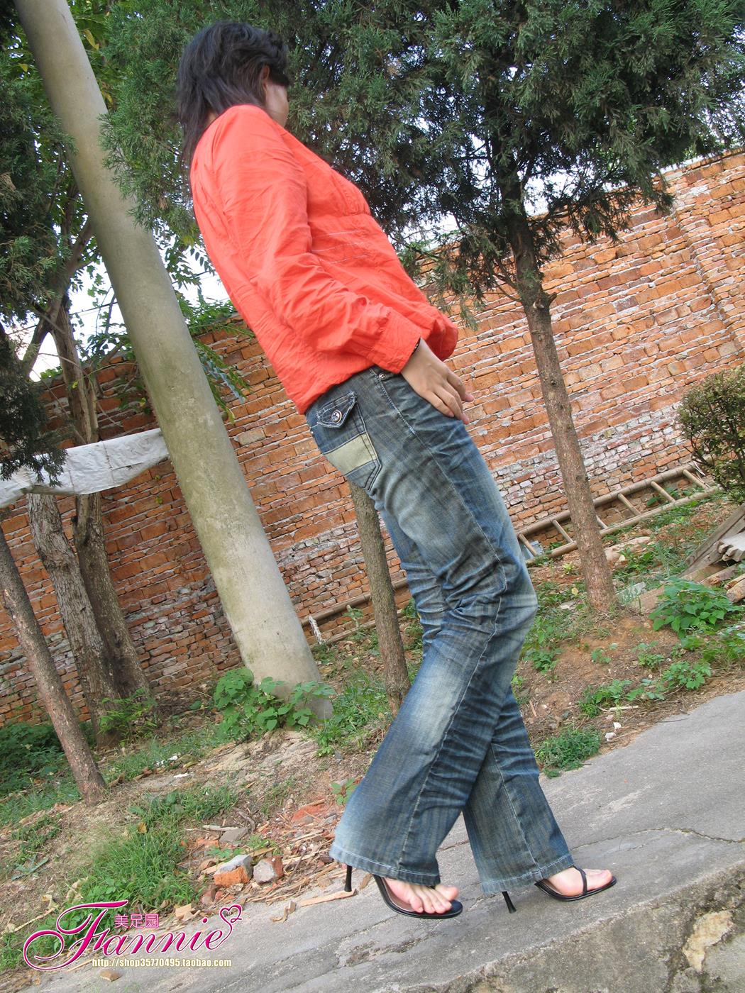 Fannie芬妮每足园 No.162 湖光秋色 [120P/357MB]