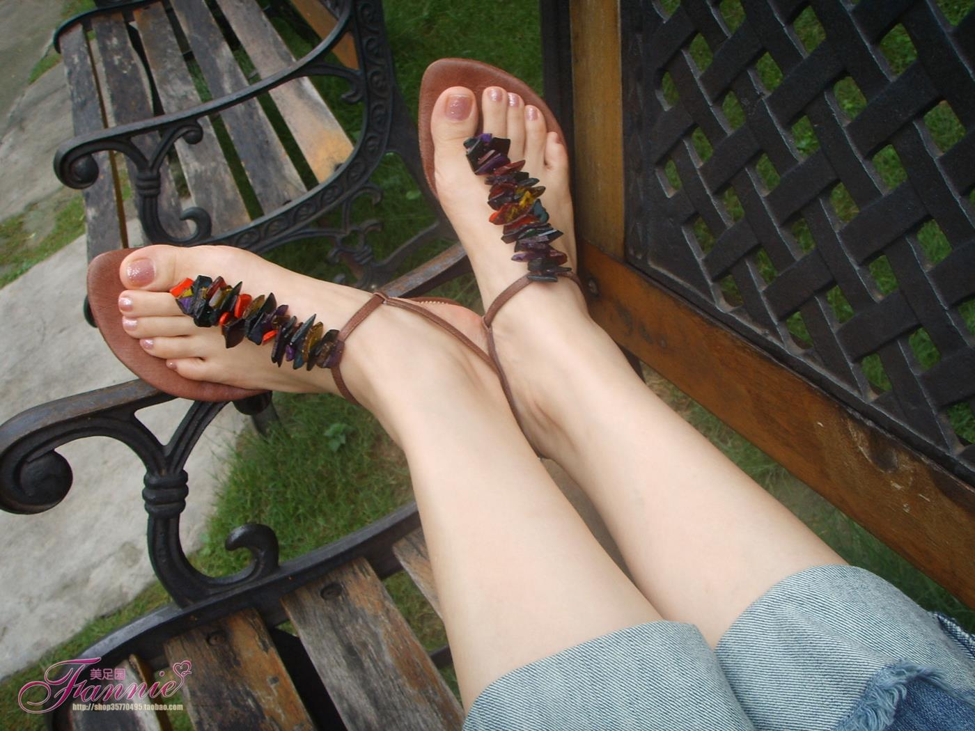 Fannie芬妮每足园 No.136 风起时，勾起无限风光-裸足 [30P/32MB]