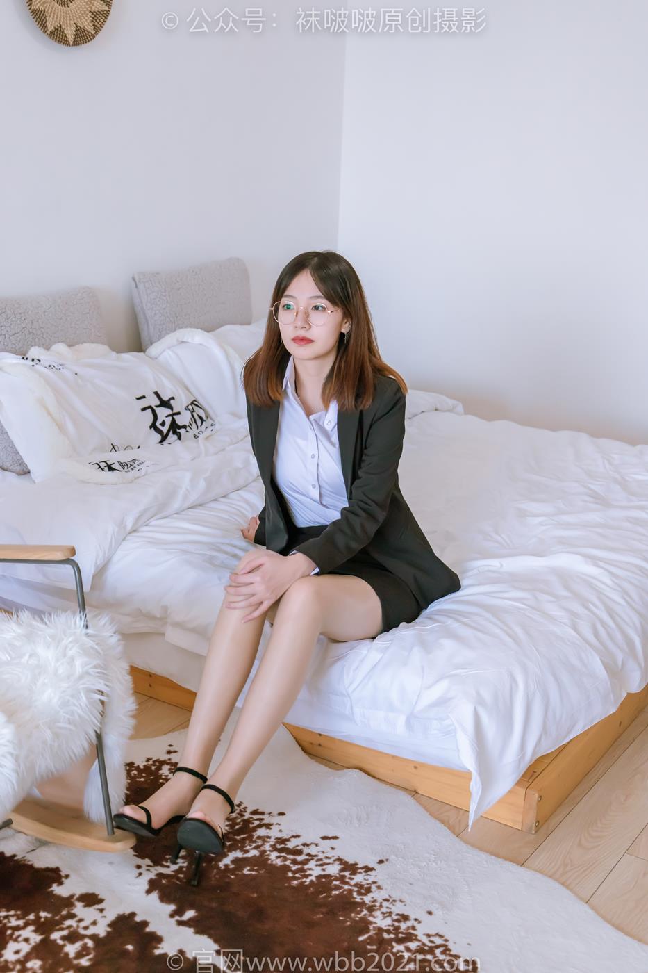 [BoBoSocks袜啵啵]NO.267 小甜豆-高跟鞋、油亮肉丝、ol制服[130P/1V/4.64GB]