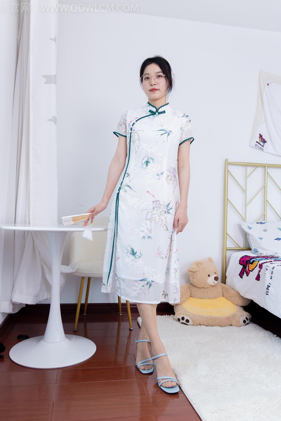 物恋传媒 NO.1678 茯苓-黄昏里渐暗[150P/1V/5.97GB]