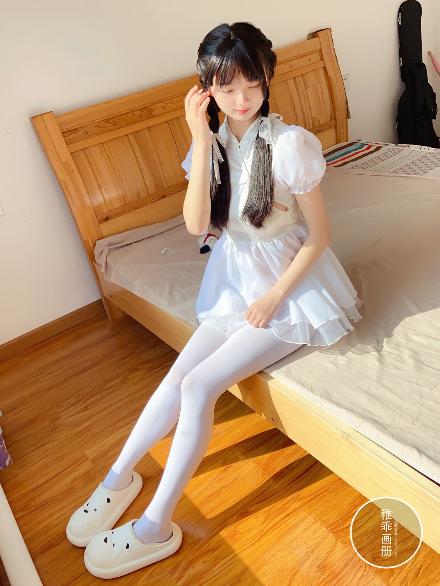 柴系小乖(稚乖画册) - 夜夜 80D白丝嬉戏[74P/1V/367MB]