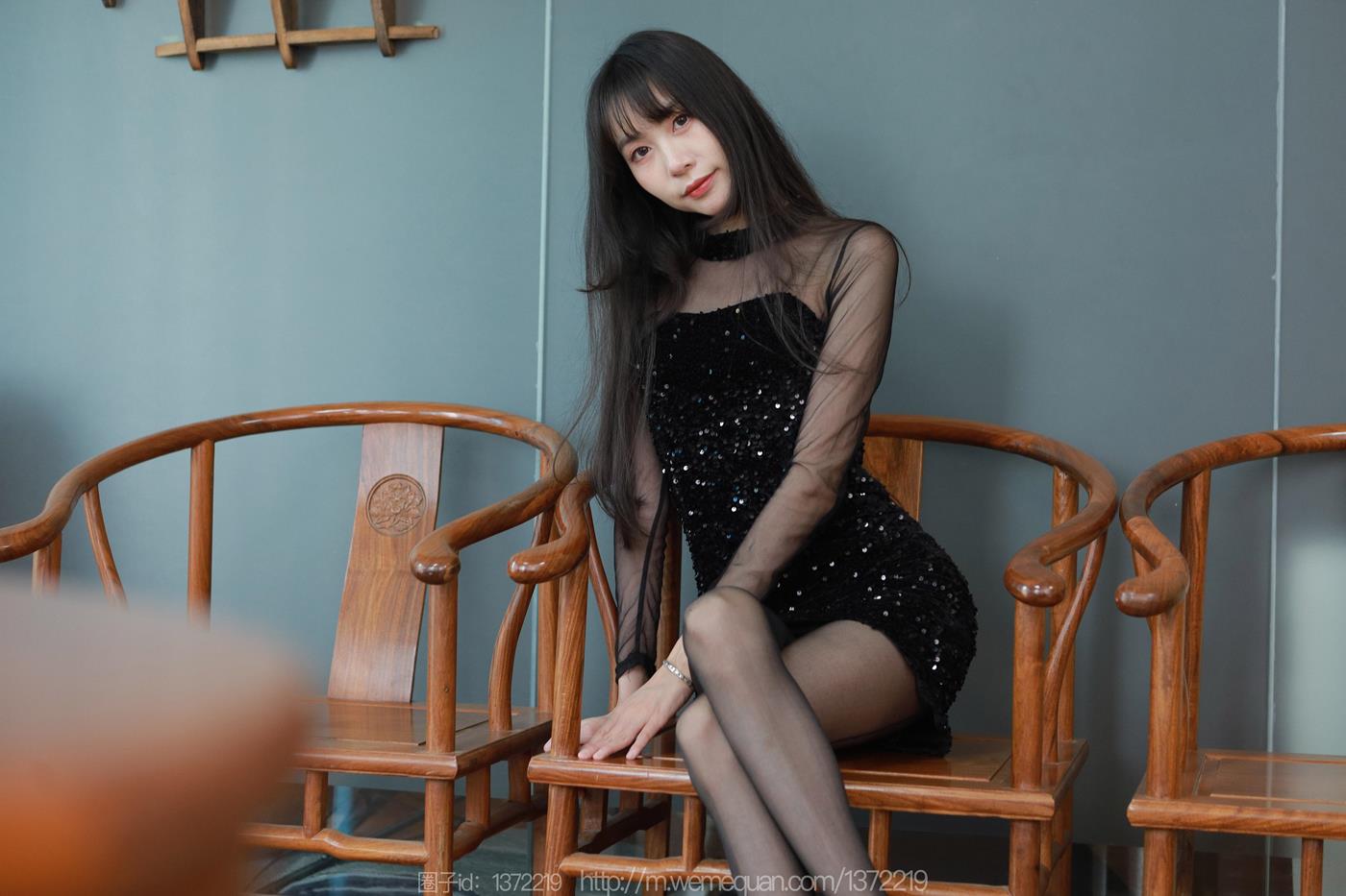 [IESS异思趣向] 2023.04.12 丝享家1419：团团《亮片嘿丝裙》[83P/99MB]