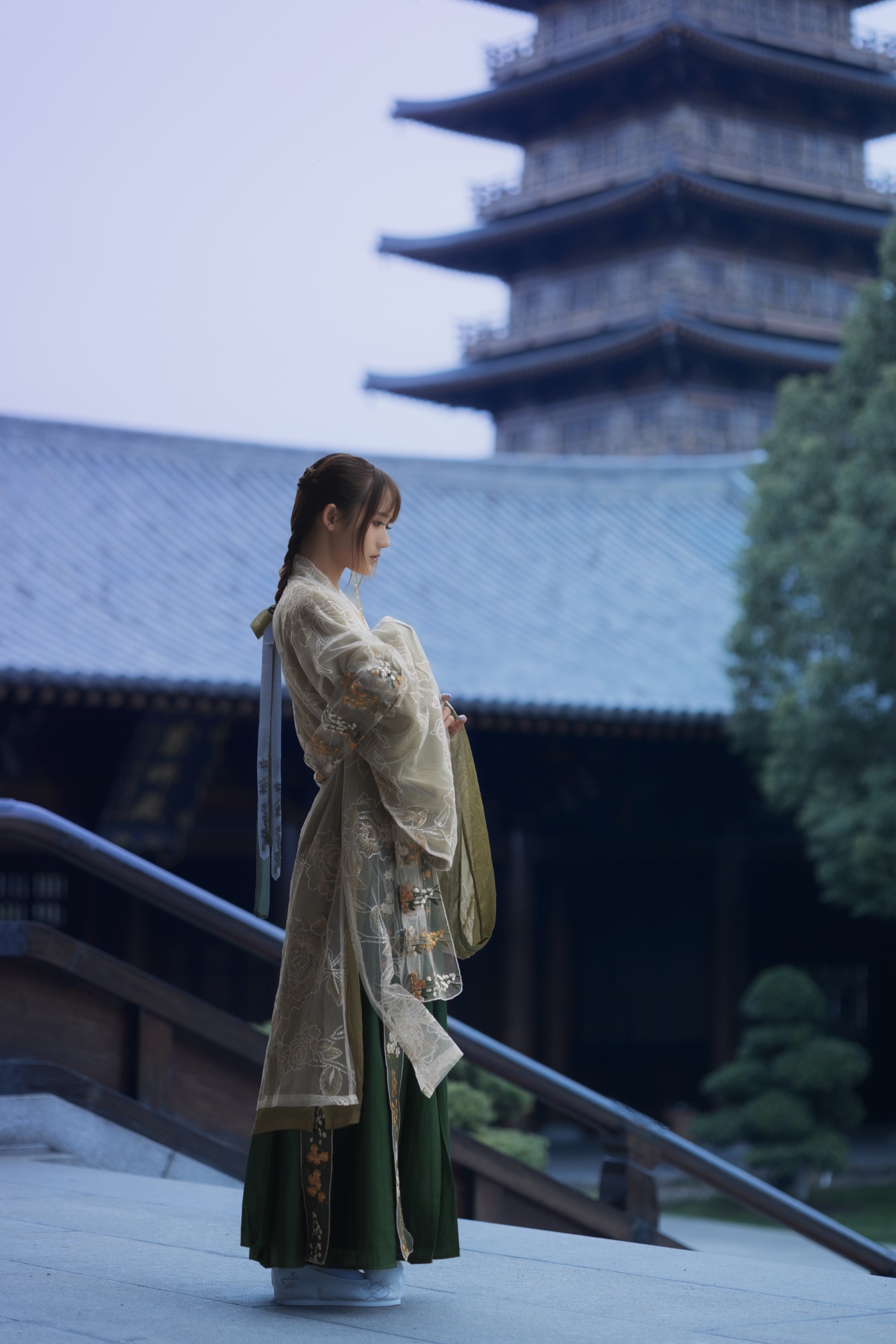 [YITUYU艺图语] 2022.07.02 宫墙柳 兔子Zzz不吃胡萝卜 [44P/451MB]