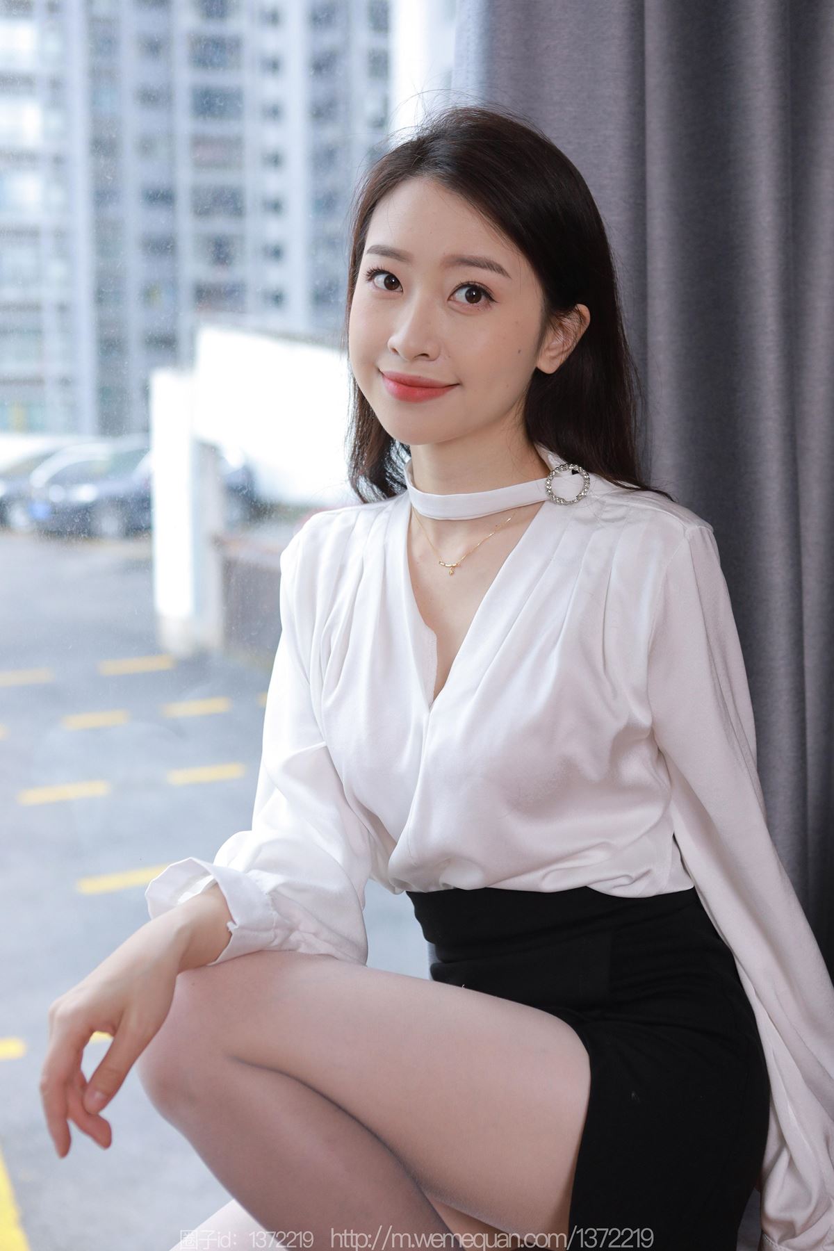 [IESS异思趣向] 2023.05.08 丝享家1445：小婕《黑白渐变》[90P/99MB]