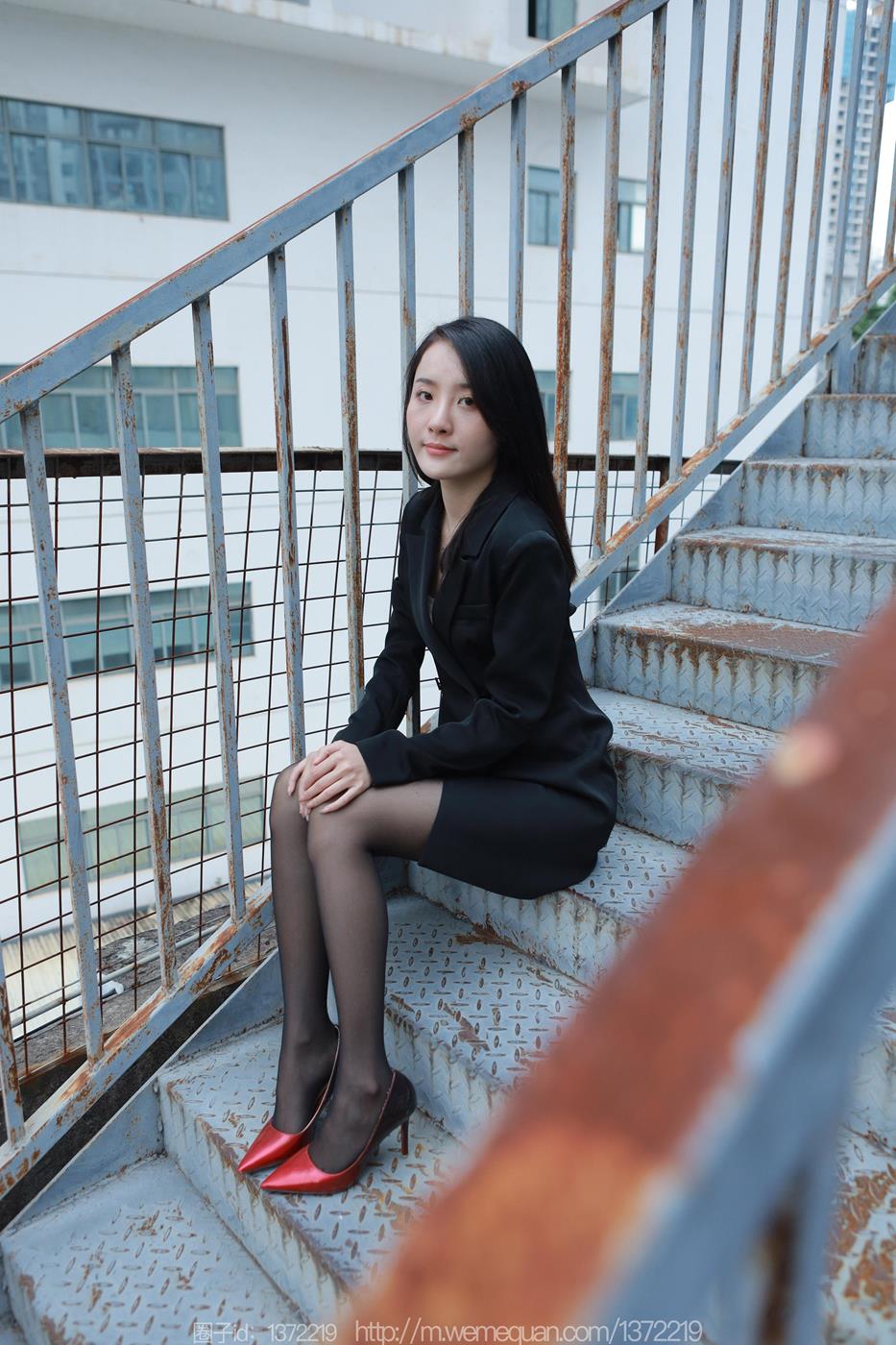 [IESS异思趣向] 2023.04.18 丝享家1425：婉萍《小辣椒》[85P/96MB]
