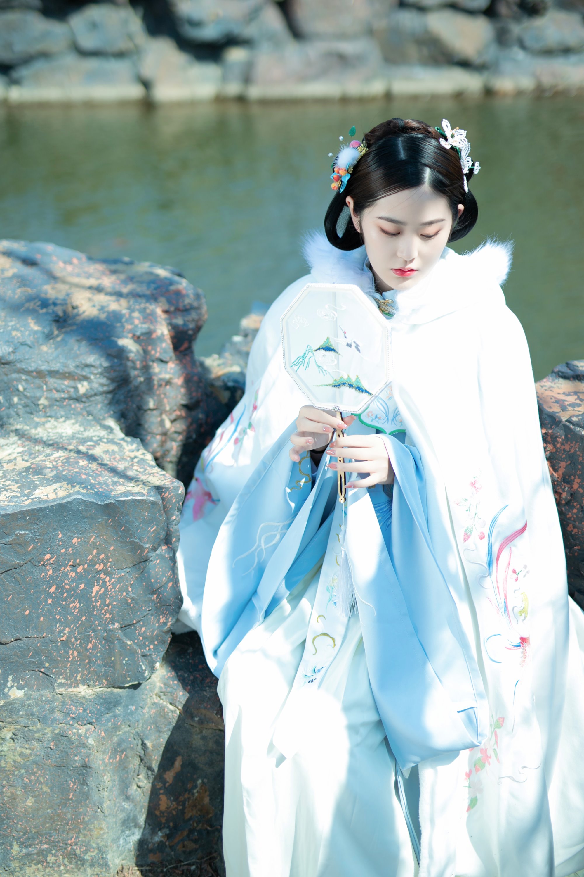 [YITUYU艺图语] 2022.07.11 游园 是MiN呀 [32P/215MB]