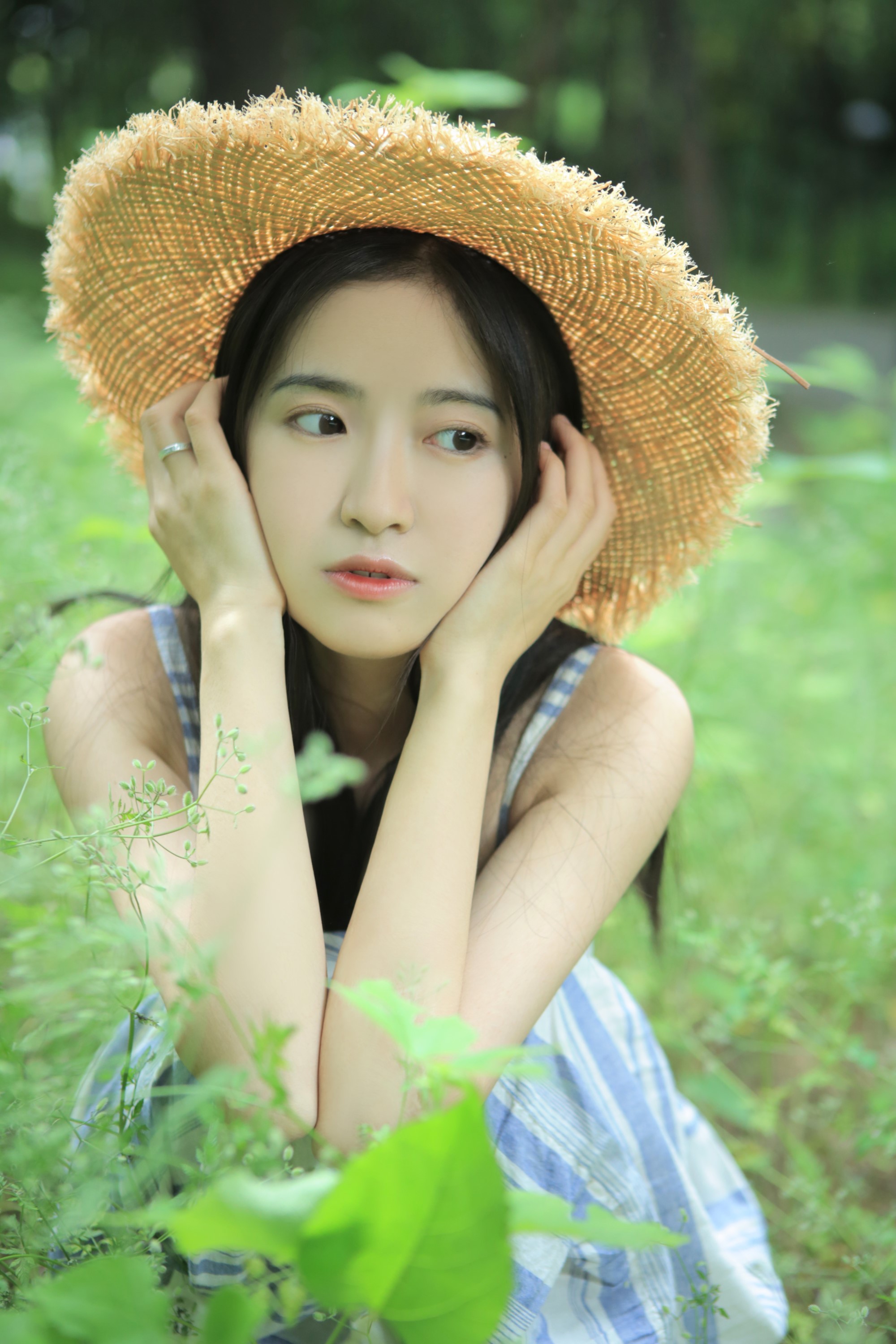 [YITUYU艺图语] 2022.07.07 Hatsukio 小草草呀 [35P/260MB]