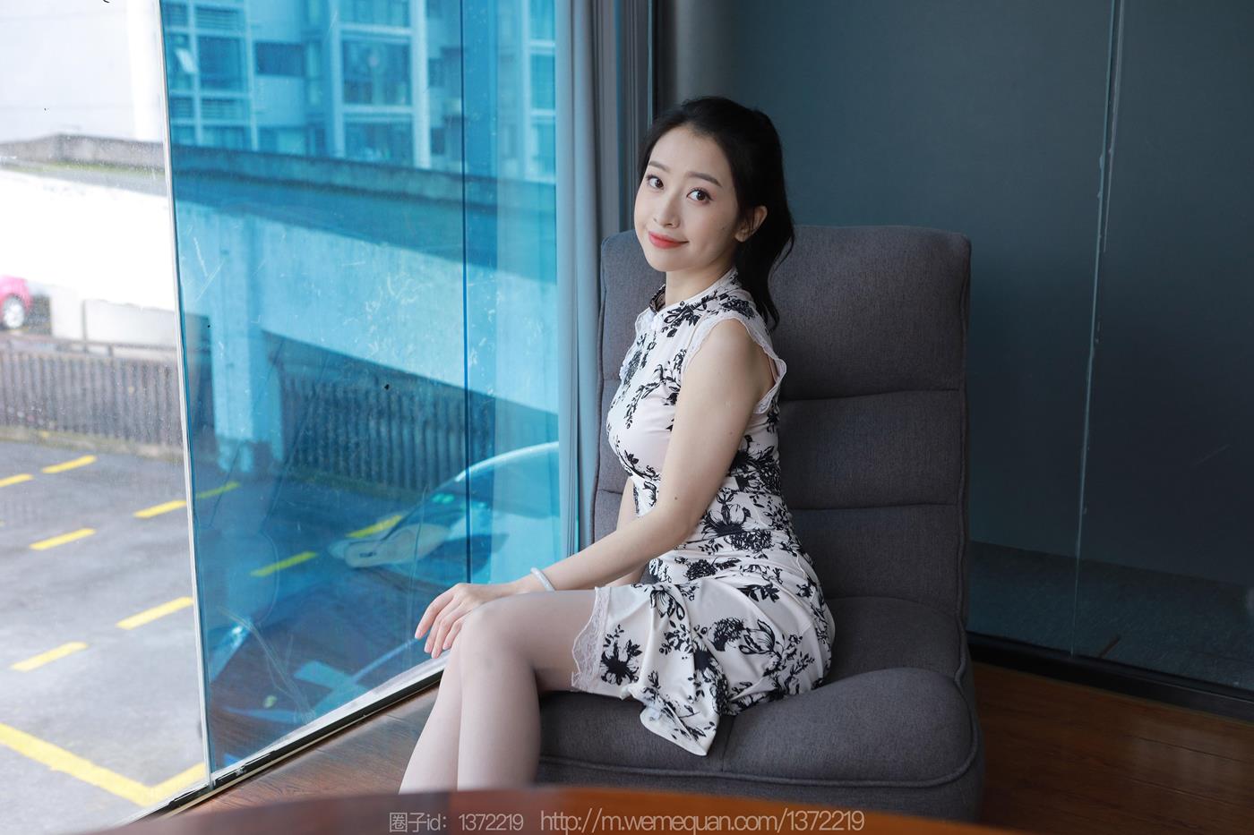 [IESS异思趣向] 2023.04.25 丝享家1432：小婕《灰斯旗袍》[85P/90MB]