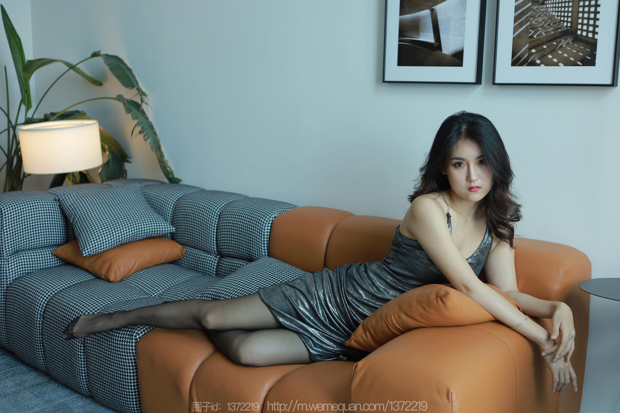 [IESS异思趣向] 2023.06.29 丝享家1467：小宝《液体金属裙》[80P/85MB]