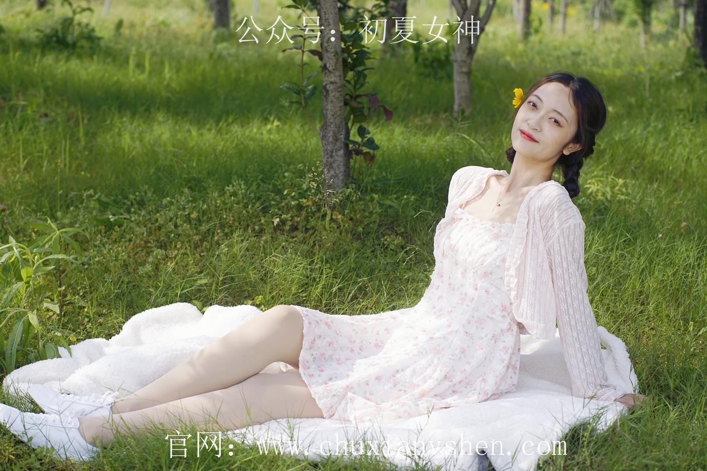 初夏女神 NO.032 依依 邻家女孩-风中少女[122P/1V/4.65GB]