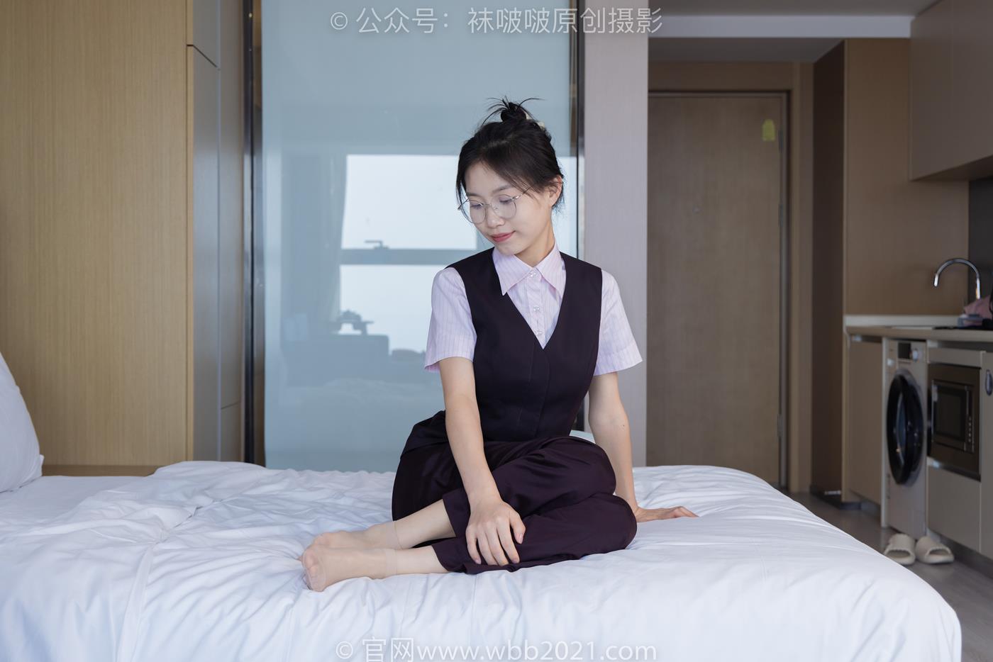 [BoBoSocks袜啵啵]NO.271 芝士-平底鞋、短肉丝、银行制服[147P/1V/6.04GB]