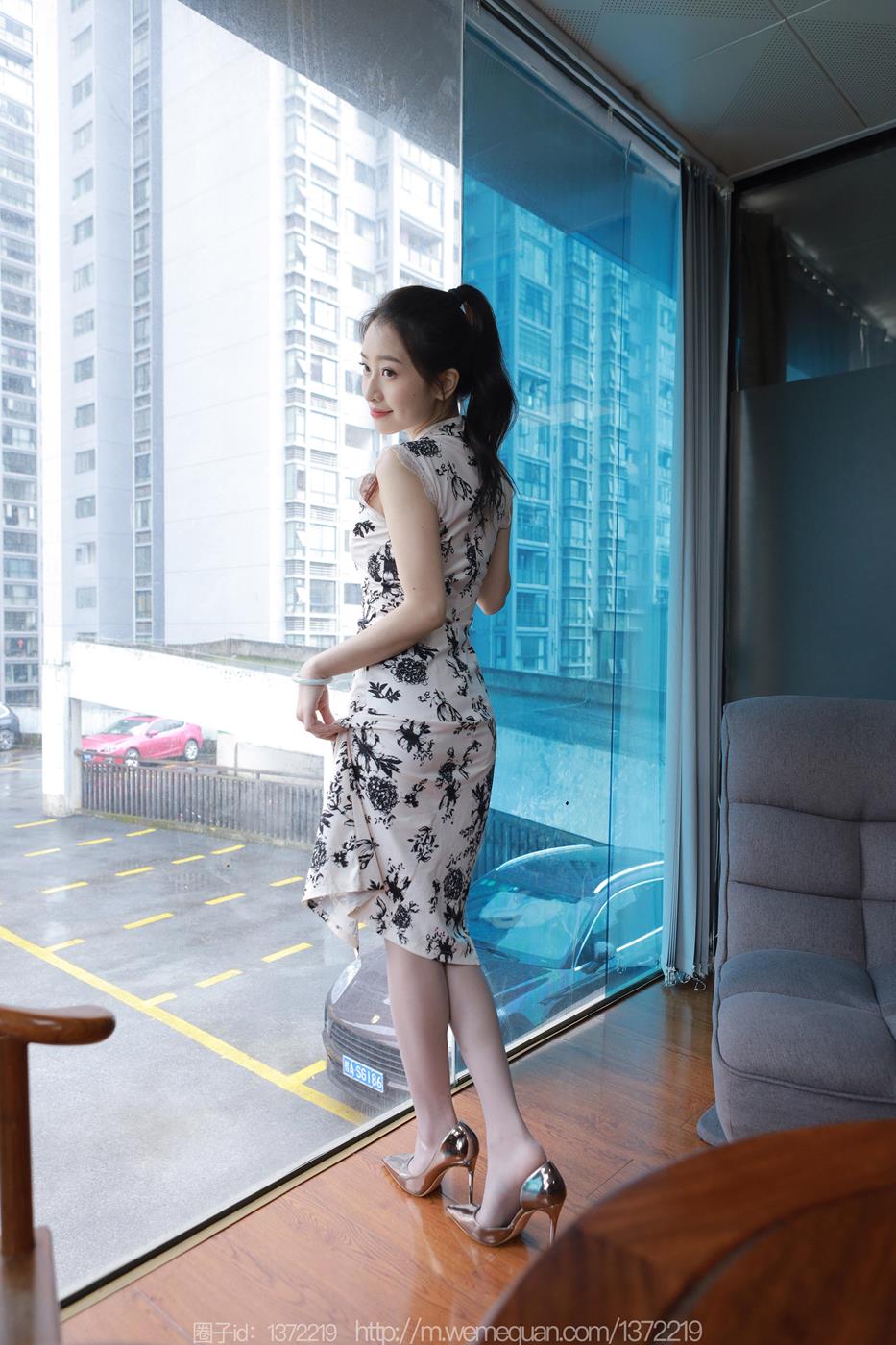 [IESS异思趣向] 2023.04.25 丝享家1432：小婕《灰斯旗袍》[85P/90MB]