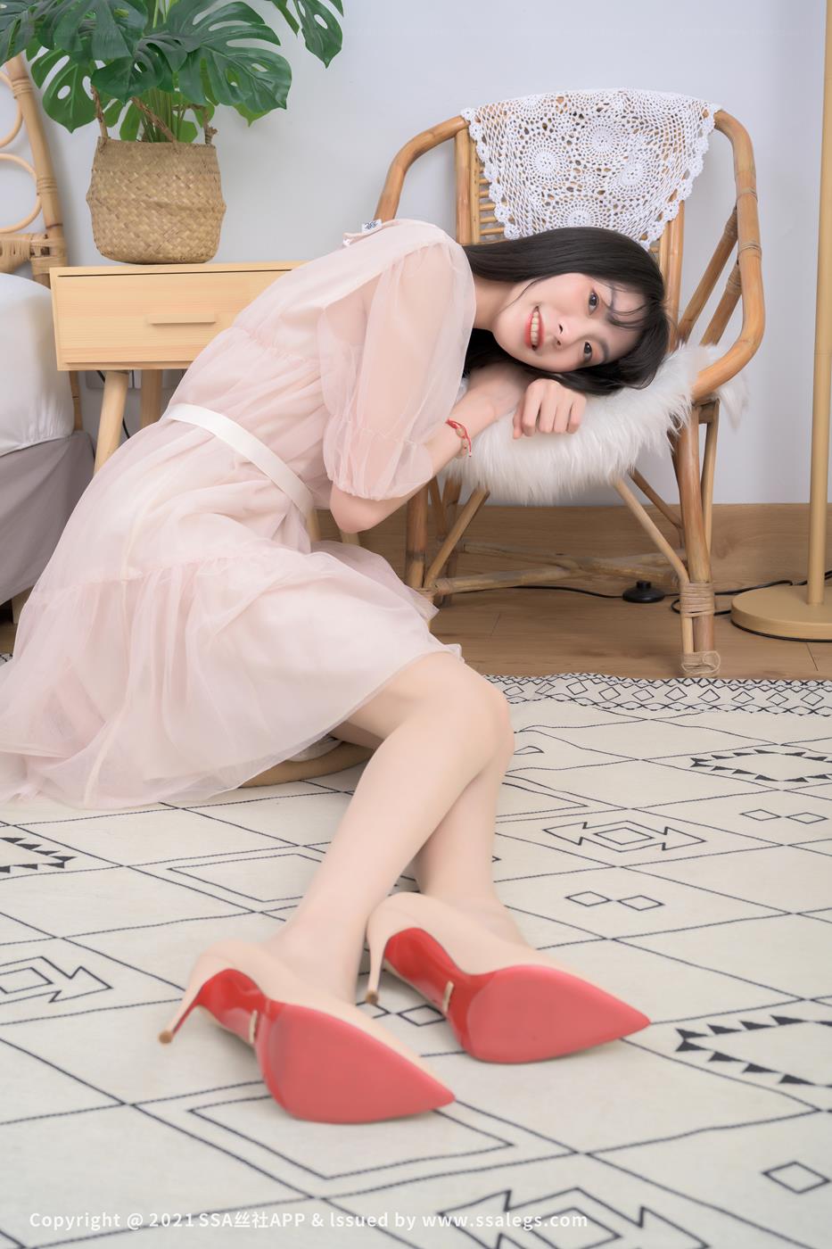 [SSA丝社]超清写真 NO.764 模特团团的肉色油亮开裆丝袜（上）[124P/2.83GB]