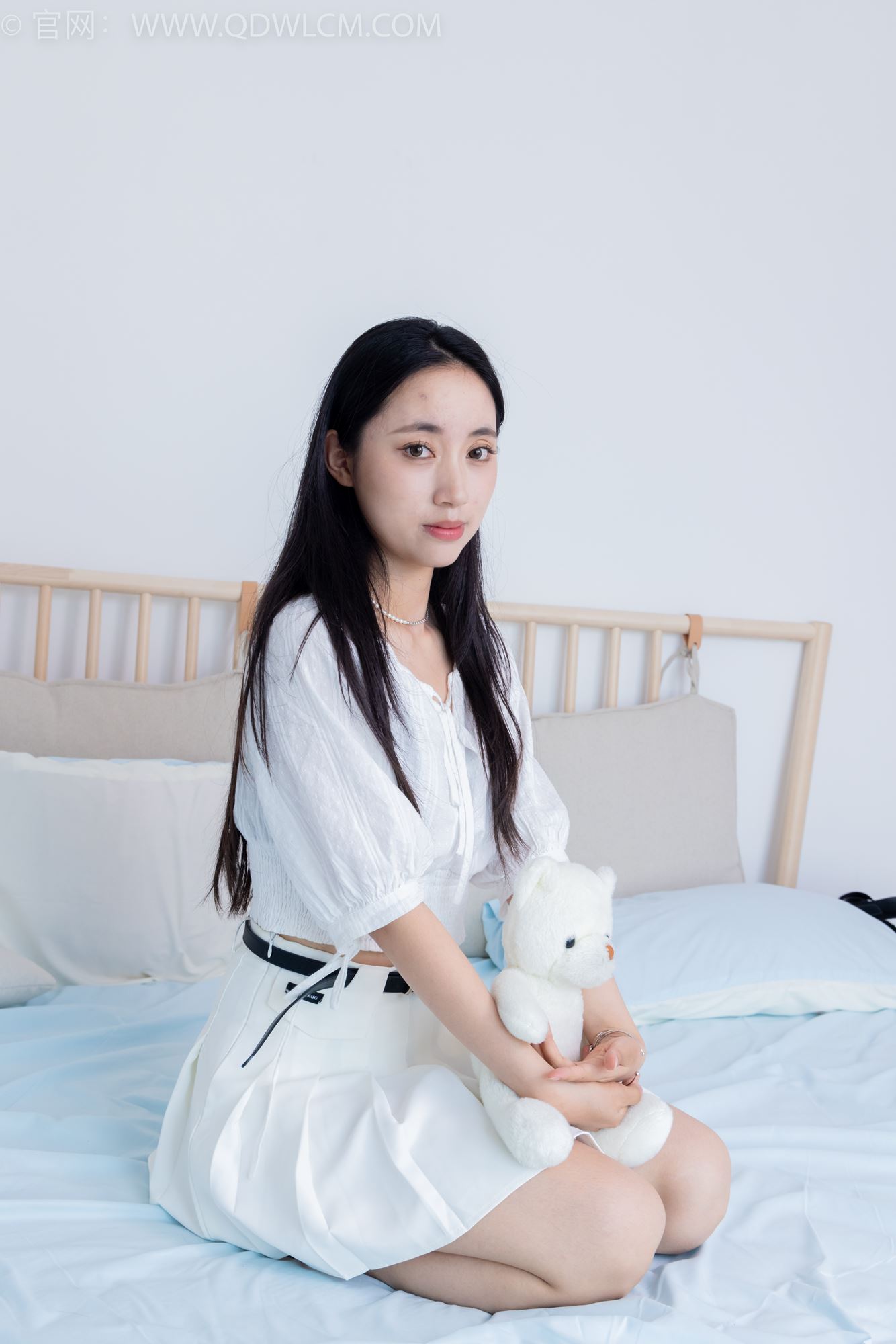 物恋传媒 NO.1706 杏仁-新人驾到[150P/1V/3.77GB]