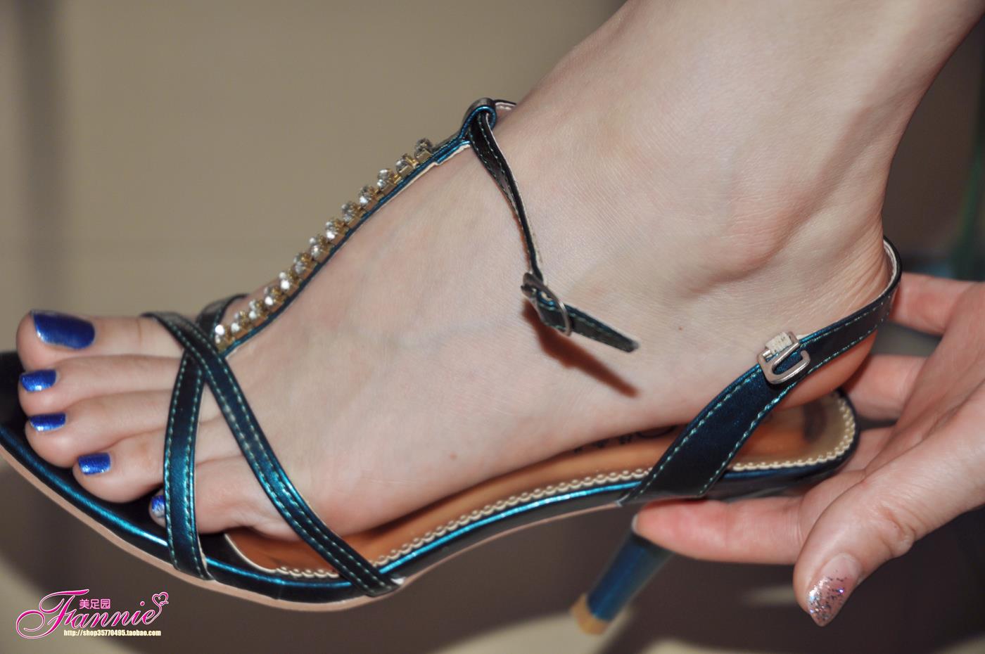 Fannie芬妮每足园 No.230 蓝色魅音4 [63P/182MB]