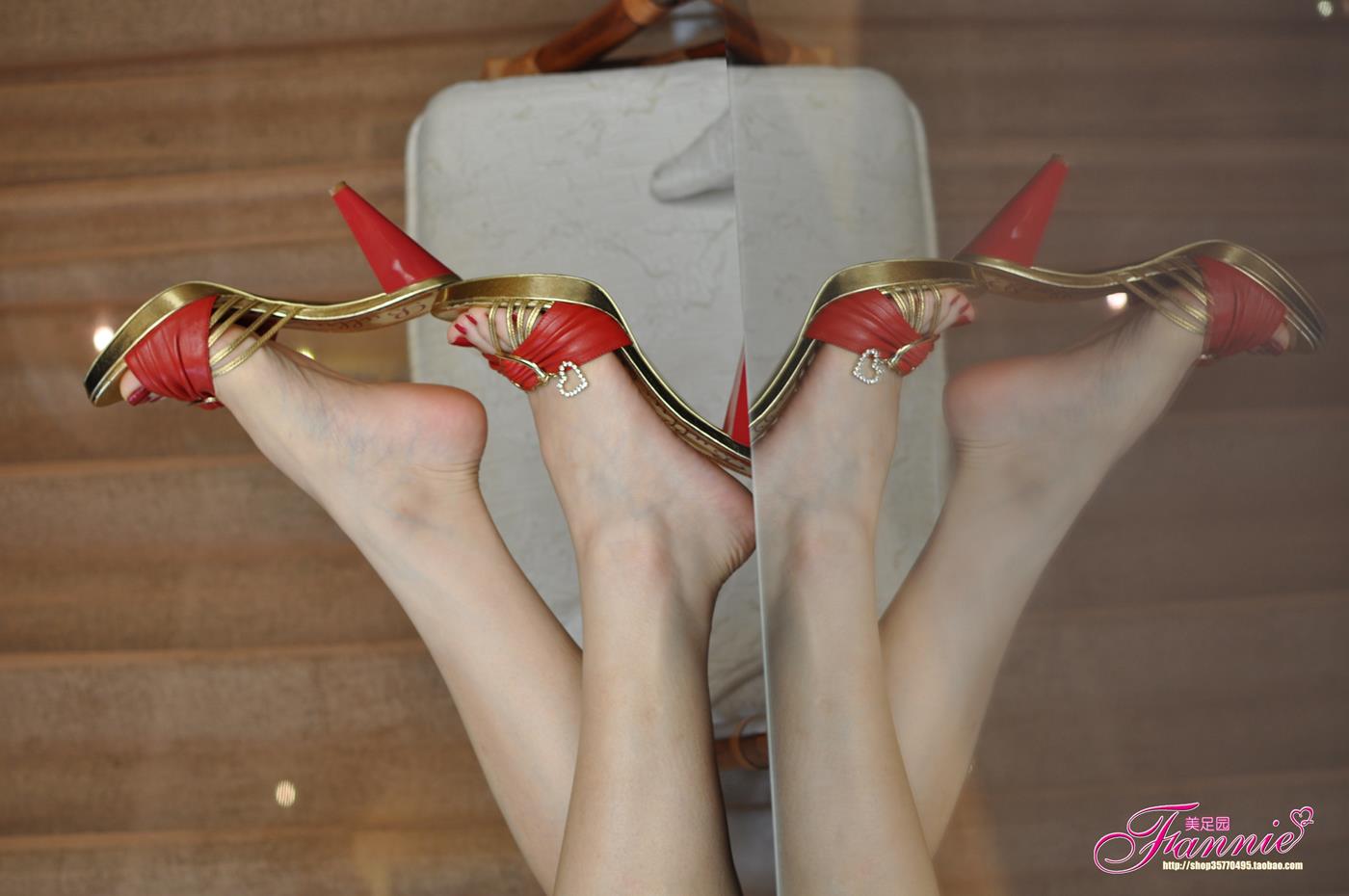 Fannie芬妮每足园 No.222 咖啡香的午后3 [57P/148MB]