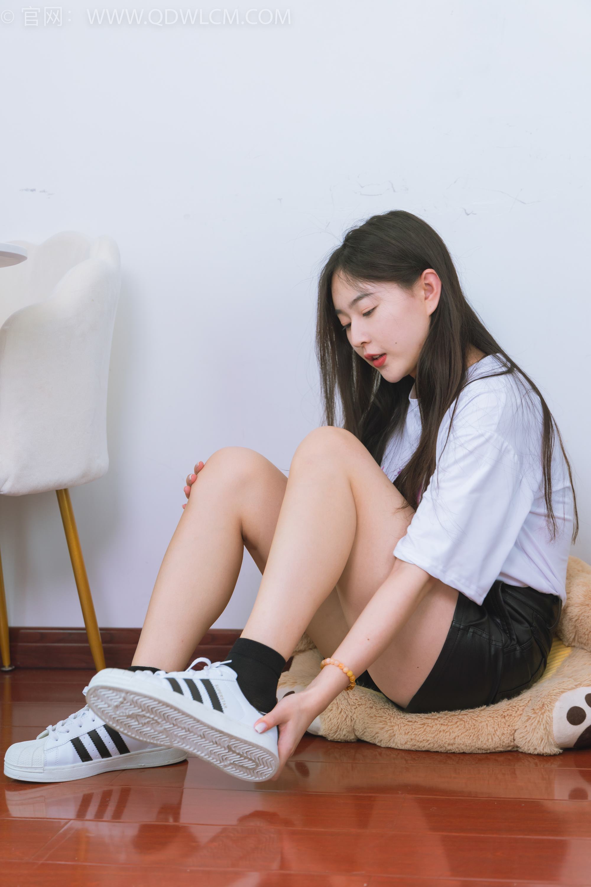 物恋传媒 NO.1716 美兔-纯白山茶花[148P/1V/4.48GB]