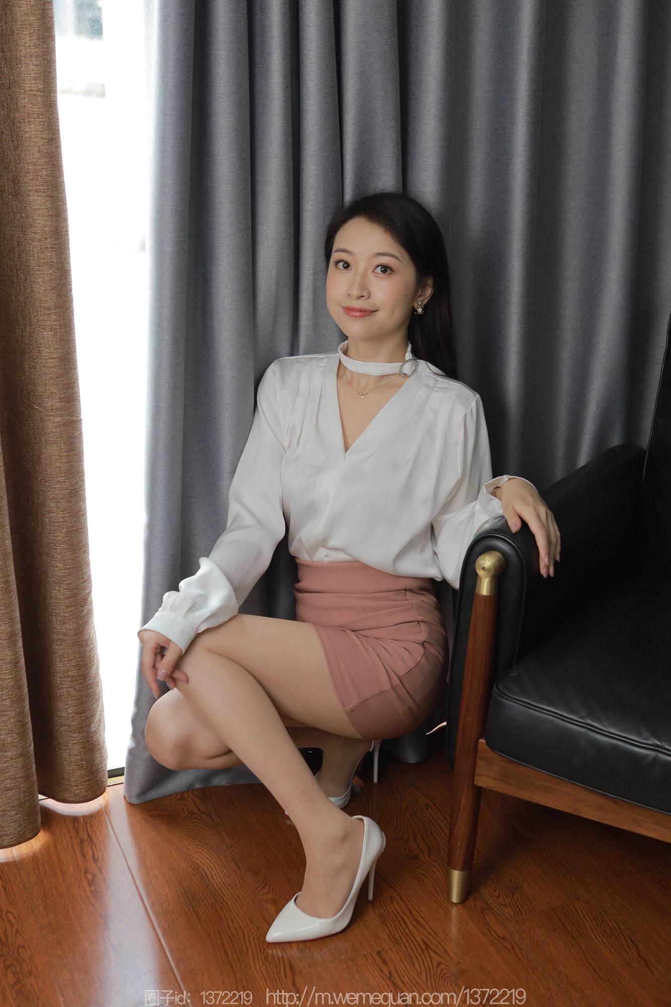 [IESS异思趣向] 2023.07.25 丝享家1489：小婕《粉色的温柔》[83P/92MB]