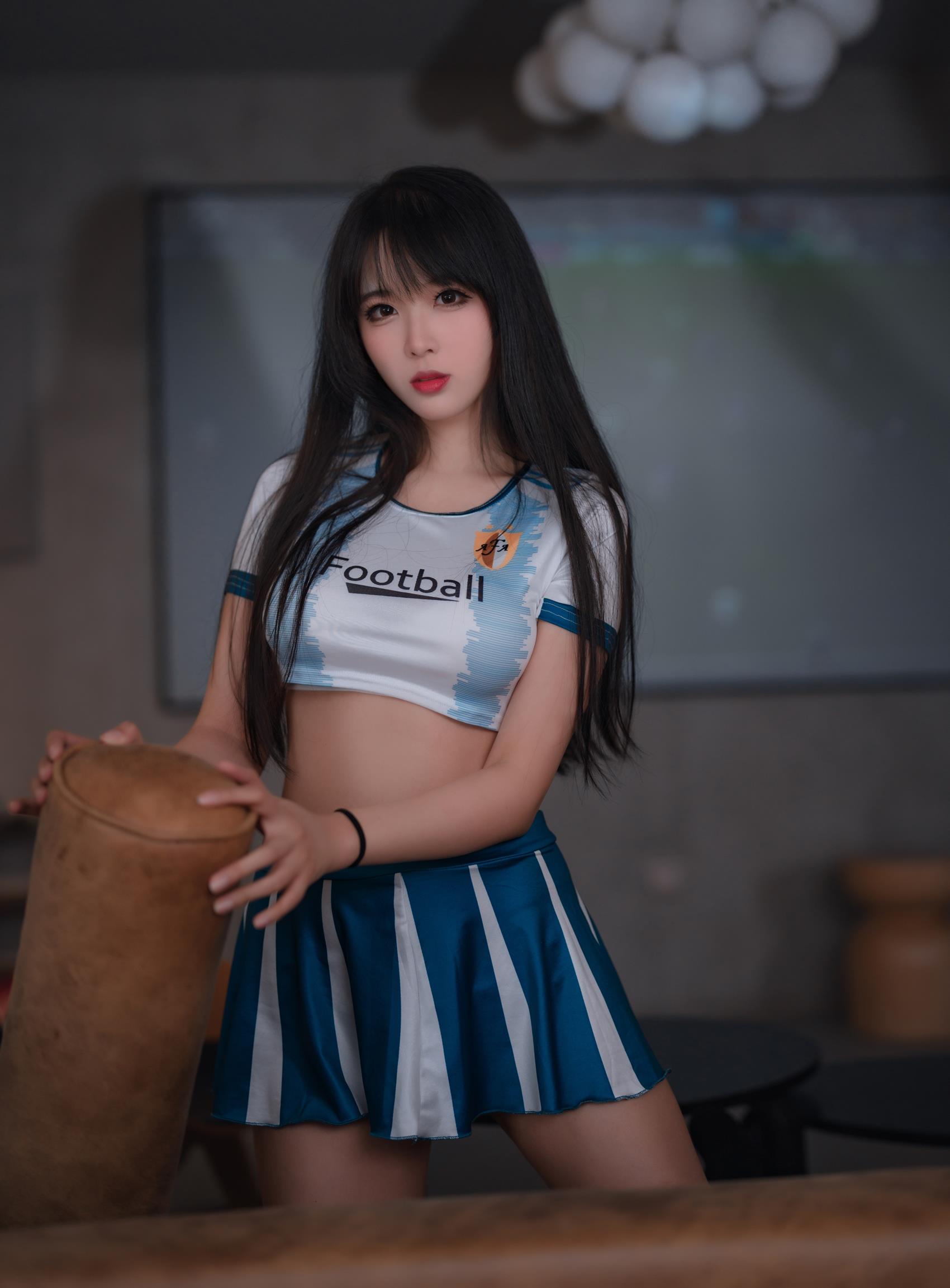 轩萧学姐 - 足球宝贝[64P/1V/253MB]