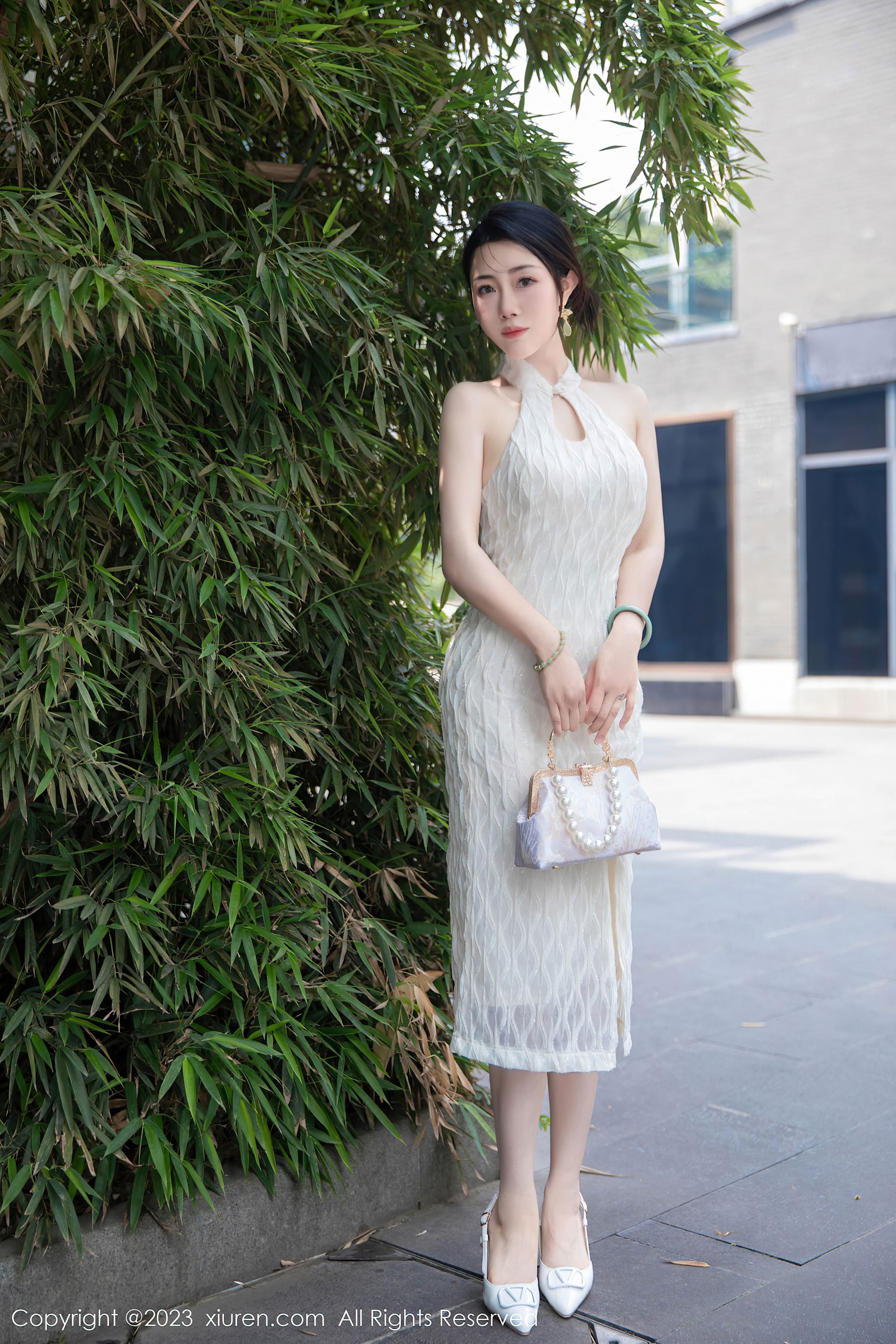 [XiuRen秀人网] 2023.09.25 No.7435 严利娅Yuliya 旗袍美臀[72P/772MB]