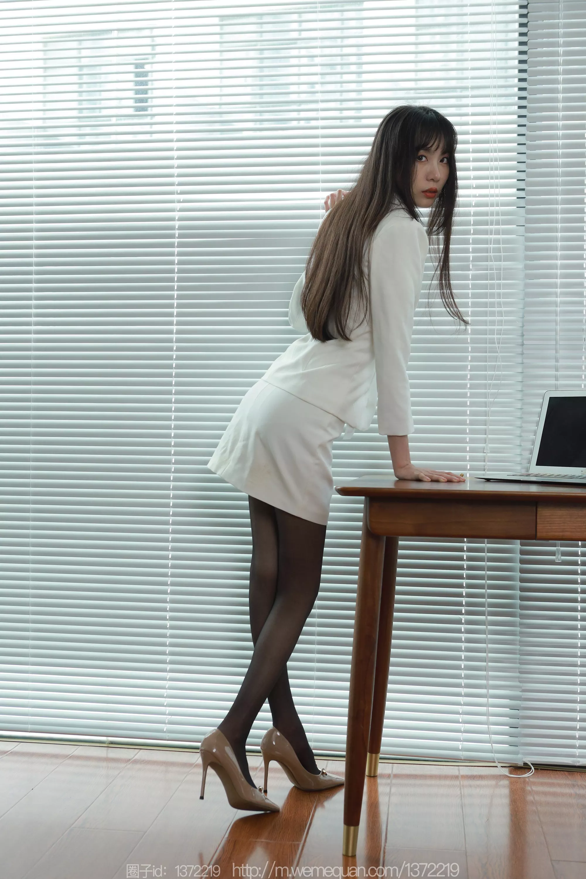 [IESS异思趣向] 2023.08.27 丝享家1517：团团《洁白无瑕》[81P/80MB]